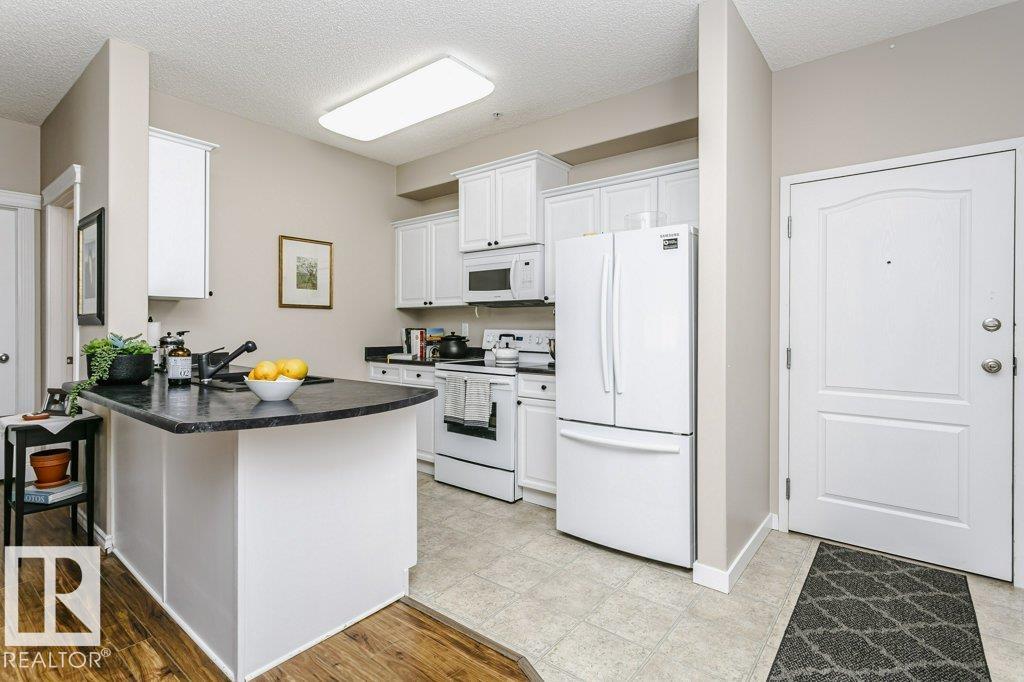 Photo 6 at 323 - 16807 100 Avenue NW, Glenwood, Edmonton