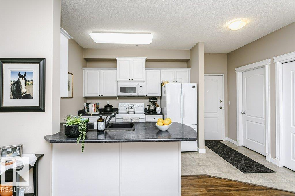 https://zimg.paragon.ice.com/ParagonImages/Property/PM/RAE/225400071/9/0/0/68c5b48a4aca238fd44d5363b0e9e642/1/e482a23fe661a01621488b5419d943e6/225400071-8e3ee39b-f9a2-495e-bc32-b810eecbbcc9.JPG
