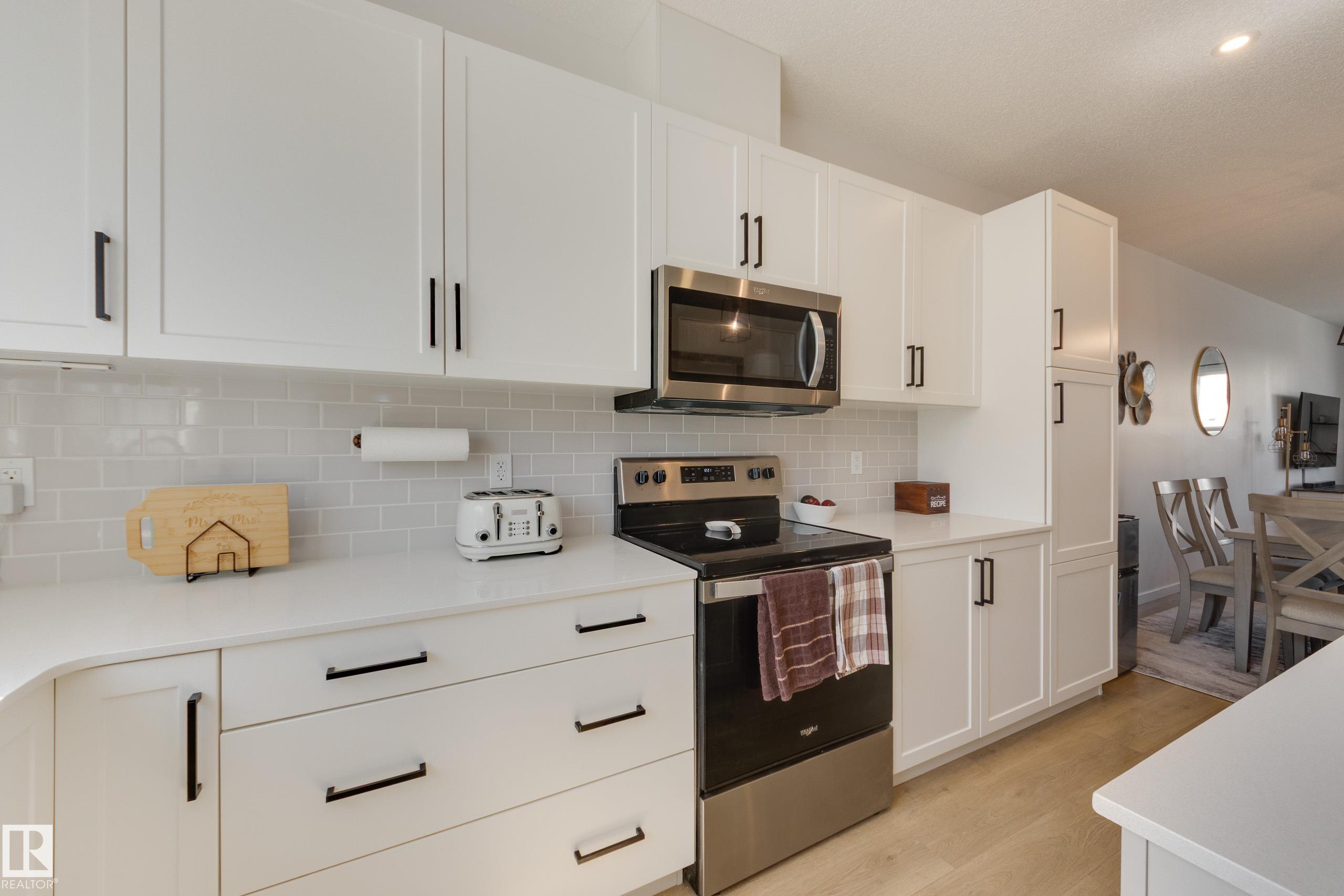 https://zimg.paragon.ice.com/ParagonImages/Property/PM/RAE/225400072/21/0/0/bd8be1d34f17f91b914de1d46992dc8c/1/10c2a990acee9a2b5d3abe8c6fe80339/225400072-9d5158d5-d4a3-40cd-b1e8-2d620504fbfc.JPG