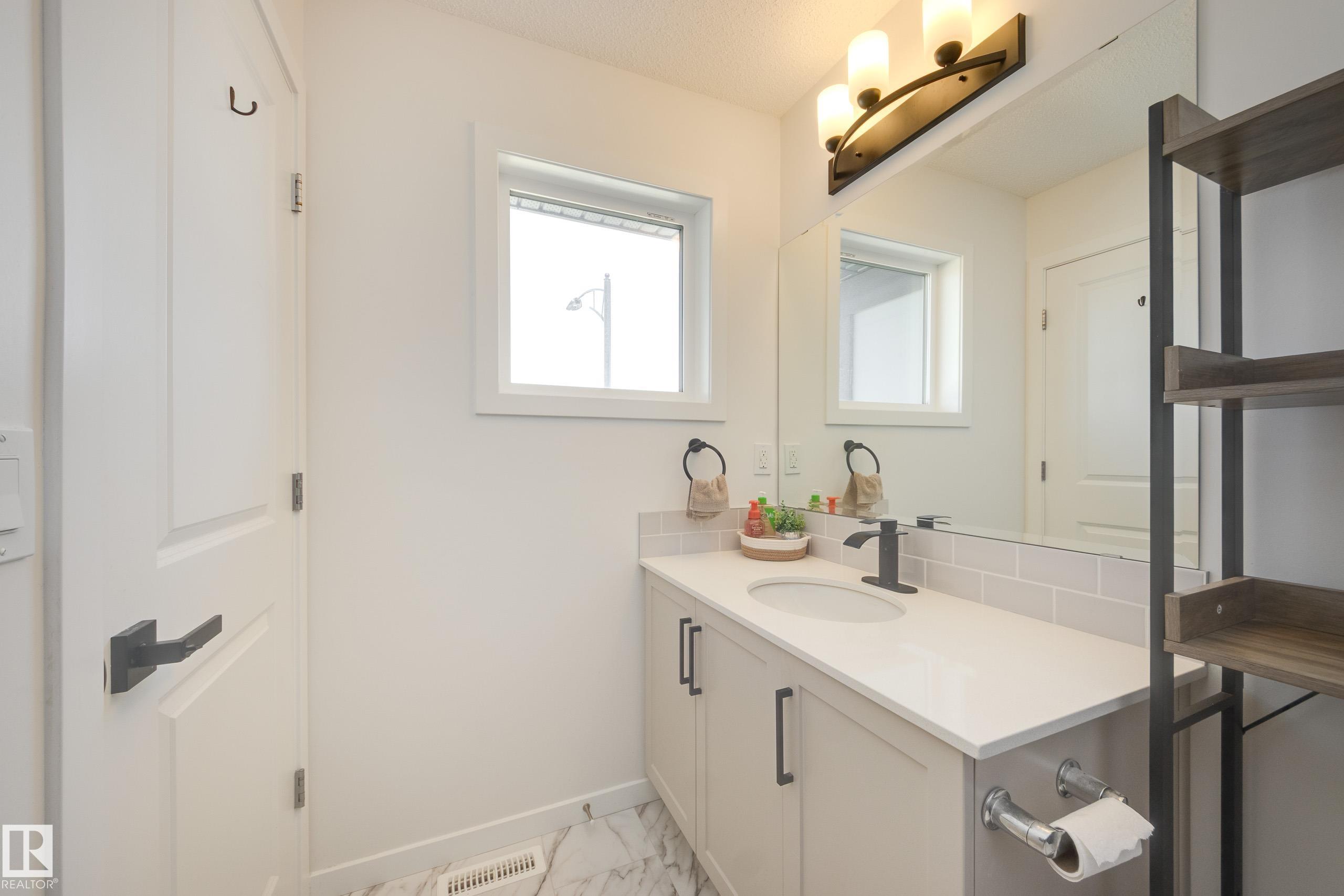 https://zimg.paragon.ice.com/ParagonImages/Property/PM/RAE/225400072/29/0/0/922dd9ab773da1732d06a22bdcacfab7/1/10c2a990acee9a2b5d3abe8c6fe80339/225400072-c3ab4991-cbea-435e-a343-58741708a047.JPG