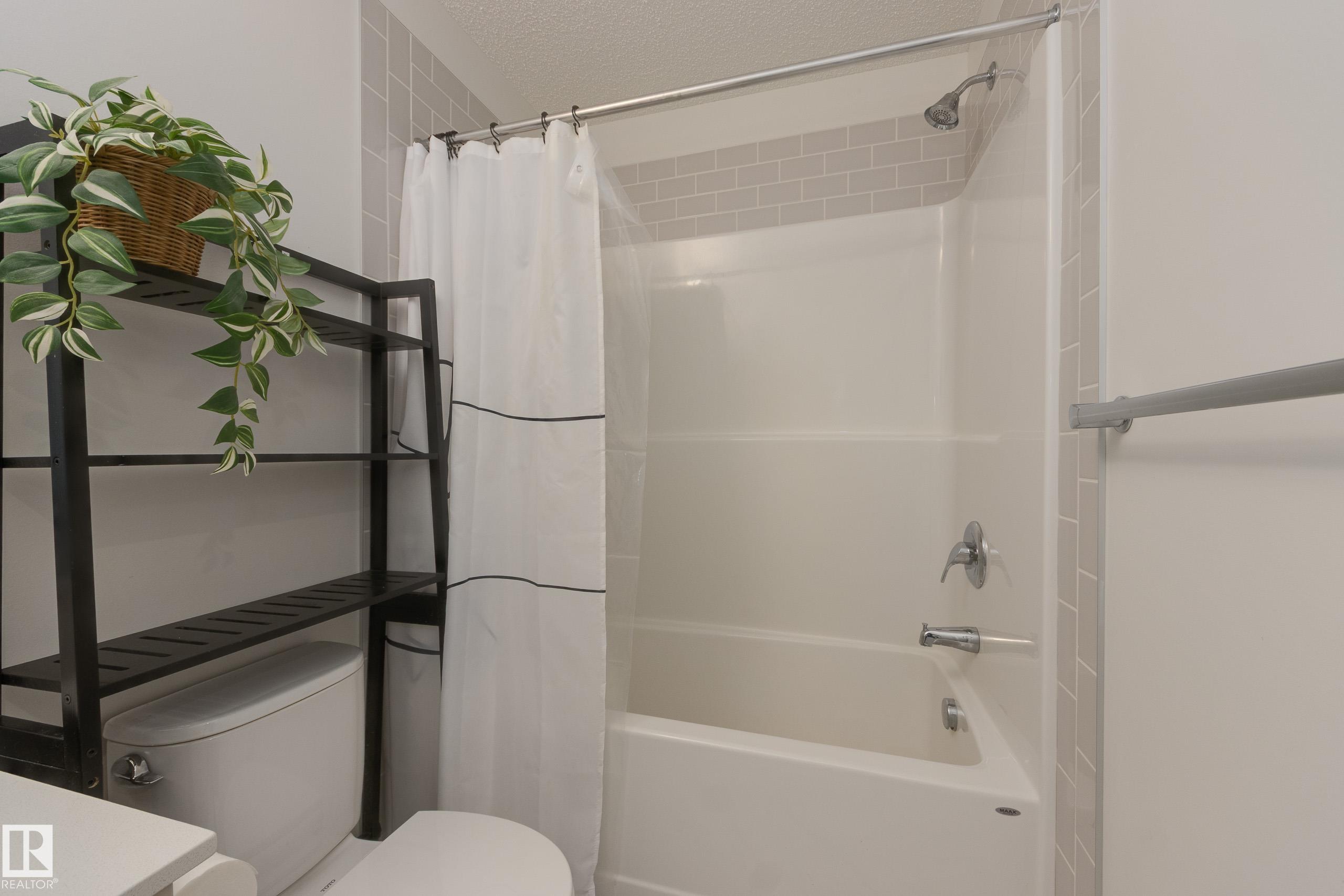 https://zimg.paragon.ice.com/ParagonImages/Property/PM/RAE/225400072/39/0/0/6c24b6e144b07b0fef62105009bb5f37/1/10c2a990acee9a2b5d3abe8c6fe80339/225400072-65aecab2-57b7-4a31-a09e-fe01ad7a2a5e.JPG