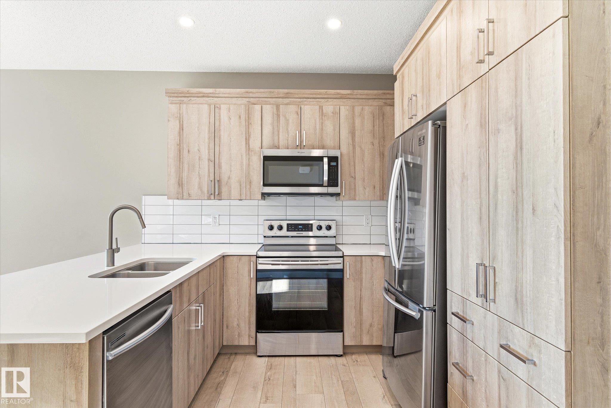 https://zimg.paragon.ice.com/ParagonImages/Property/PM/RAE/225400082/11/0/0/1cb88f0bdf9b741051b3627557b34530/1/1c4b679bdf783c9a9e7c6bf3b7da6a75/225400082-c1fe061e-a788-40c8-aa56-aa1eb70c9c68.JPG