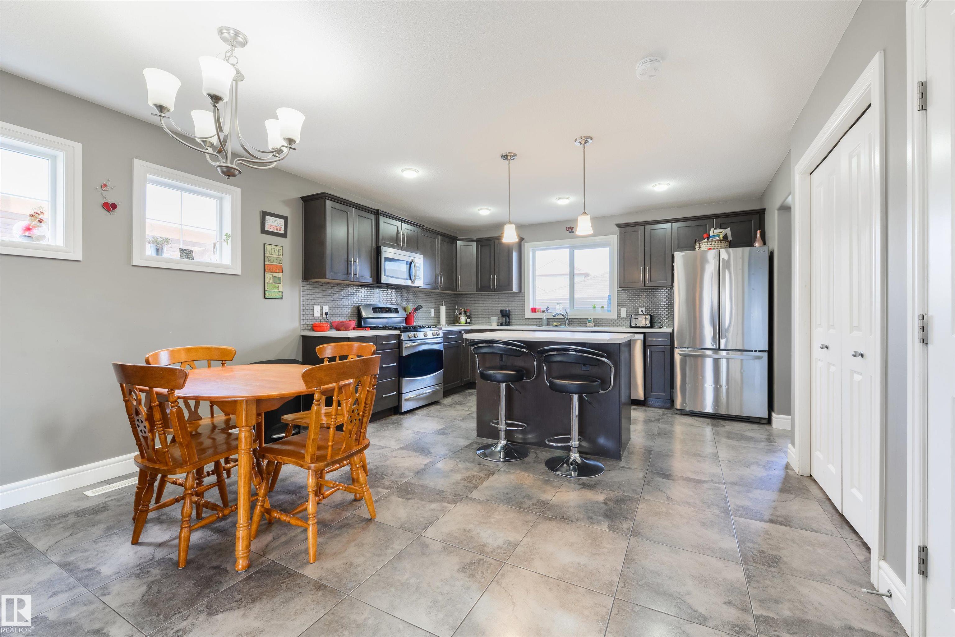 Photo 8 at 102 Kirpatrick Bend, West Haven Park, Leduc