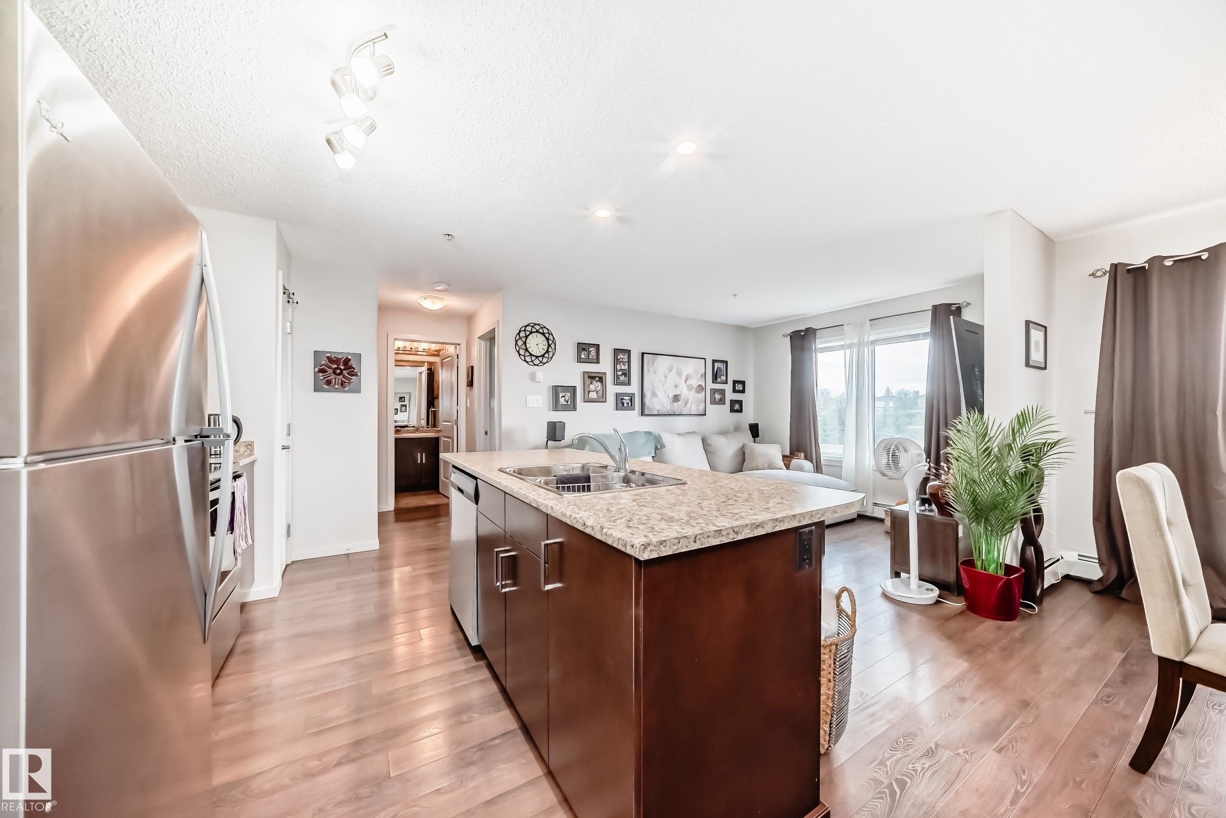 https://zimg.paragon.ice.com/ParagonImages/Property/PM/RAE/225400086/10/0/0/9499f3f4f462a97f2f9204bc94019535/1/3a8b6cc3b3e1c95ee121e8fe7b21c3f0/225400086-caa92639-249e-4293-b5fc-f8a68872741e.JPG
