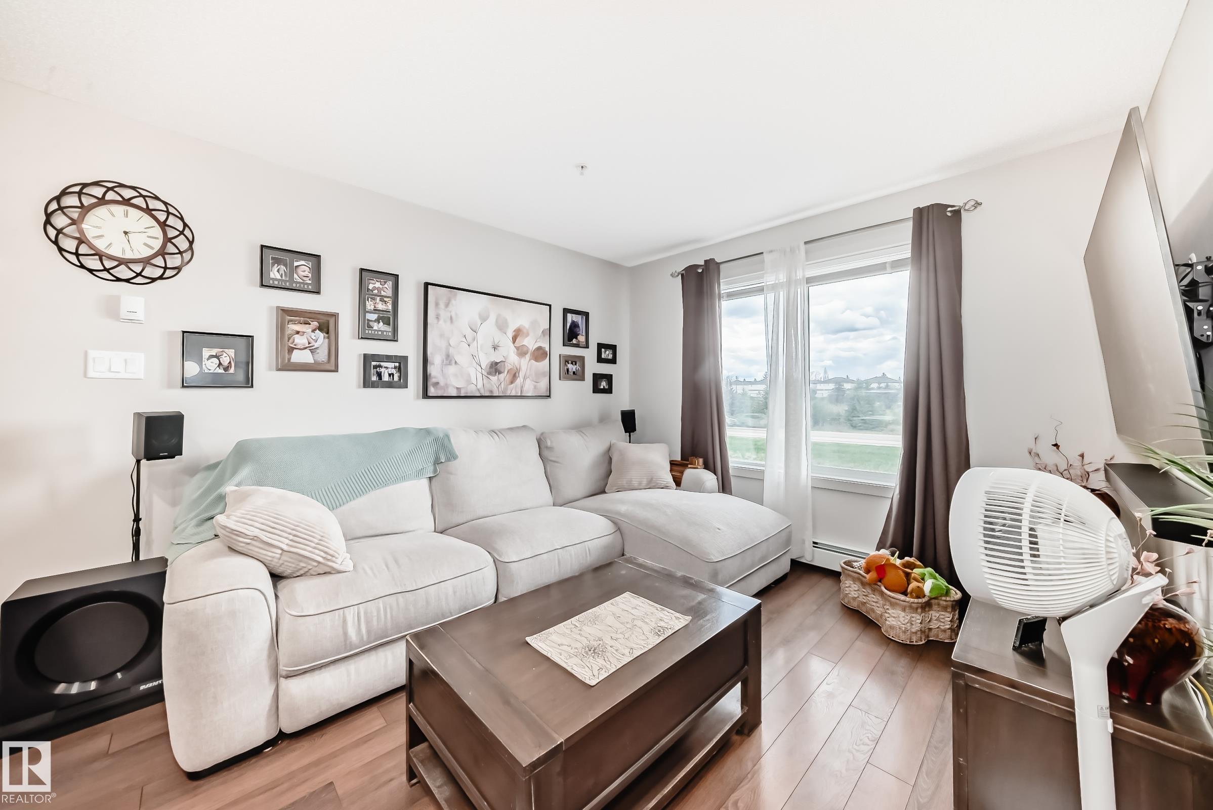 https://zimg.paragon.ice.com/ParagonImages/Property/PM/RAE/225400086/12/0/0/d85502971796a8235103be7aeb654a65/1/3a8b6cc3b3e1c95ee121e8fe7b21c3f0/225400086-0d9d27dd-9ef4-4b62-ad3f-6d98f5906d06.JPG