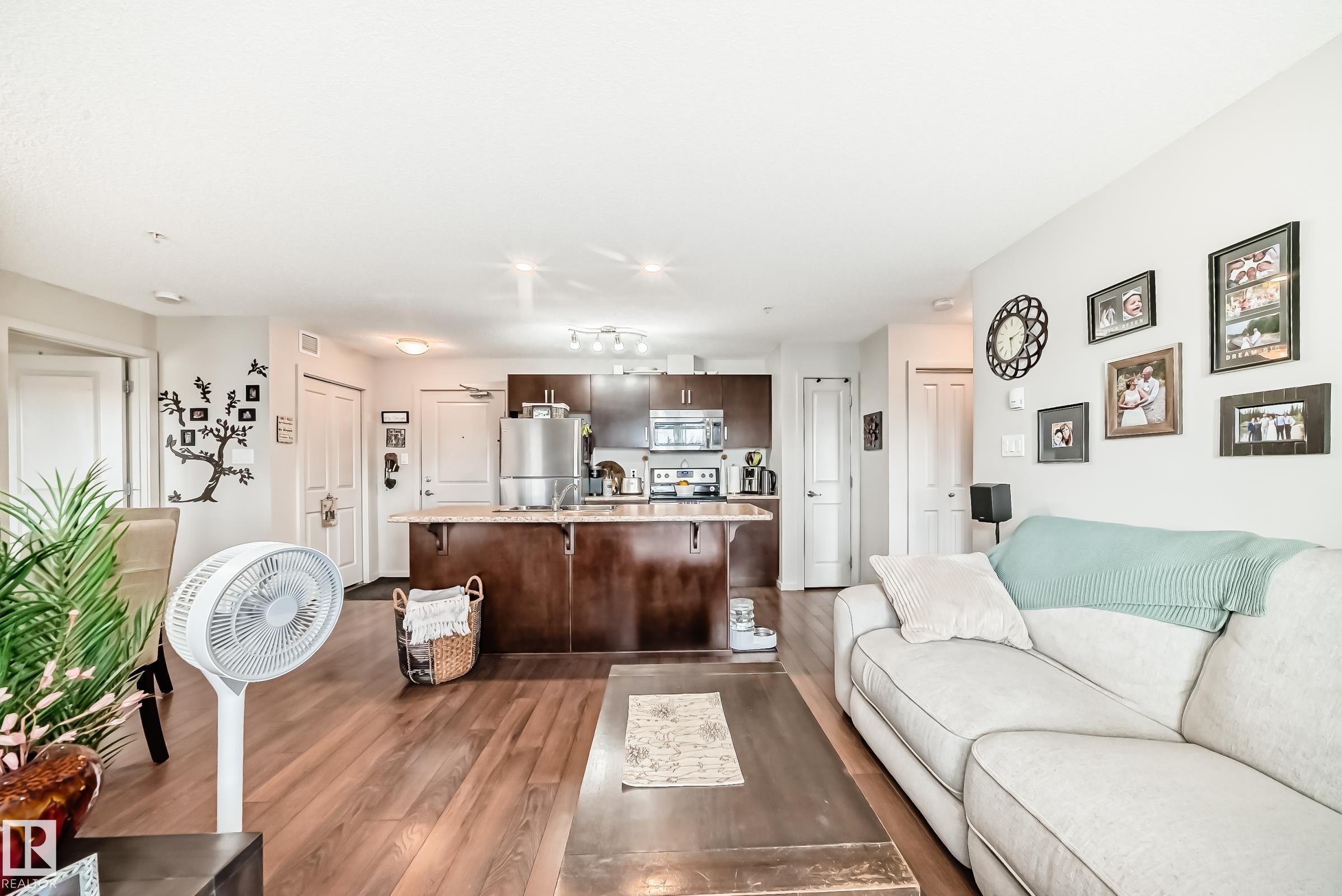 https://zimg.paragon.ice.com/ParagonImages/Property/PM/RAE/225400086/14/0/0/6a33bf338ed2f12edf6526971b98b58d/1/3a8b6cc3b3e1c95ee121e8fe7b21c3f0/225400086-61c840ef-b555-4ada-986c-6d0df3446b80.JPG