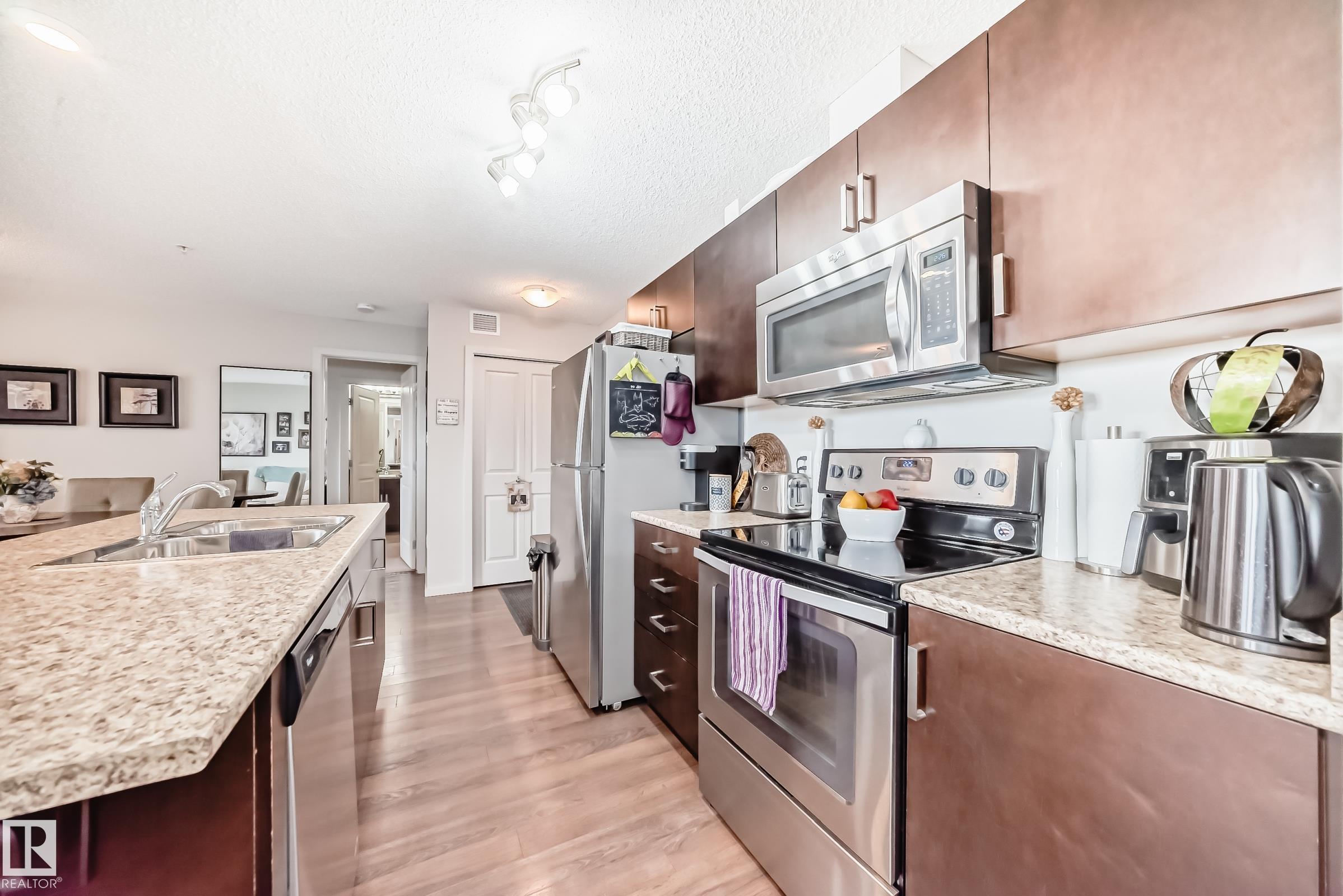 https://zimg.paragon.ice.com/ParagonImages/Property/PM/RAE/225400086/8/0/0/ec1fa1ad3530c2dfbe5e8f874f130191/1/3a8b6cc3b3e1c95ee121e8fe7b21c3f0/225400086-f94b094b-c3ca-421d-bdfa-ab2685ac46e4.JPG
