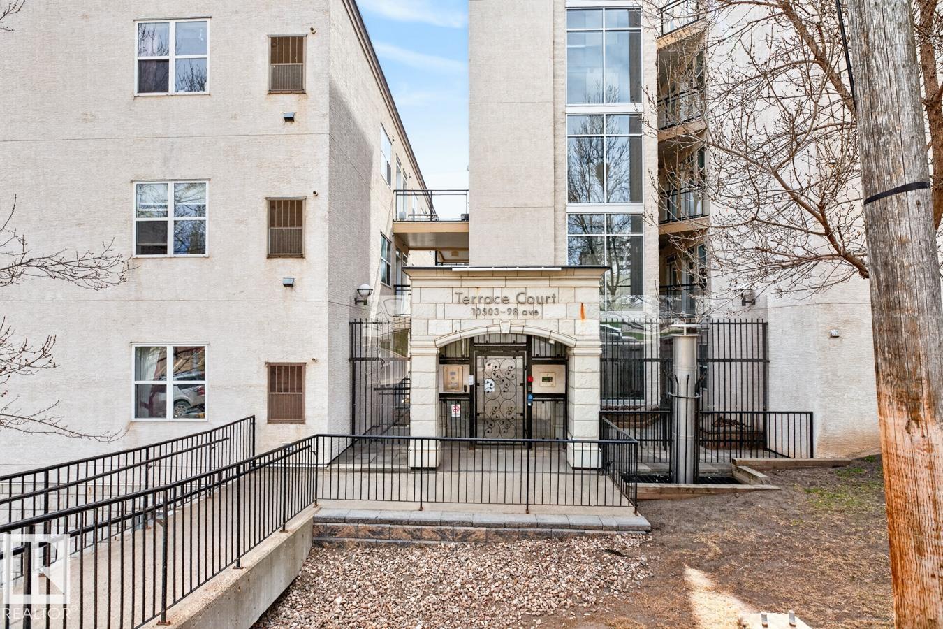https://zimg.paragon.ice.com/ParagonImages/Property/PM/RAE/225400089/4/0/0/71620849e812d7a47e5742d5603af819/1/8e52bc3cb9e622600bc6dc0ee3c0e53d/225400089-0473f285-db92-4f12-ab84-bb76a2d9cf57.JPG