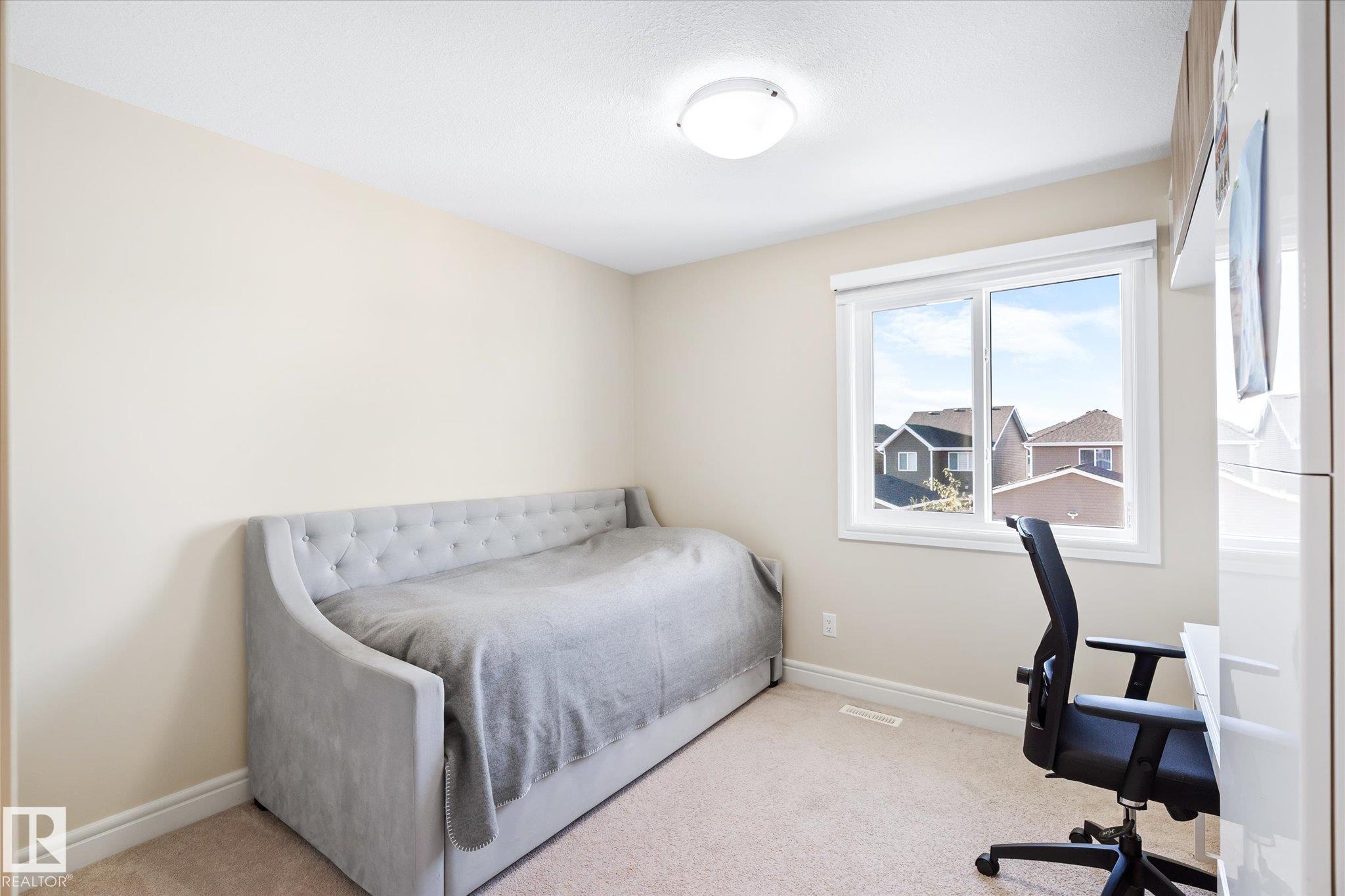 https://zimg.paragon.ice.com/ParagonImages/Property/PM/RAE/225400103/24/0/0/a4f0036c9729b158b63e885536b9b7e5/1/ebc7a3a2cab5c01378354ed1bdb5d69f/225400103-c6a11503-30d5-46aa-8d1d-d1da7185413c.JPG