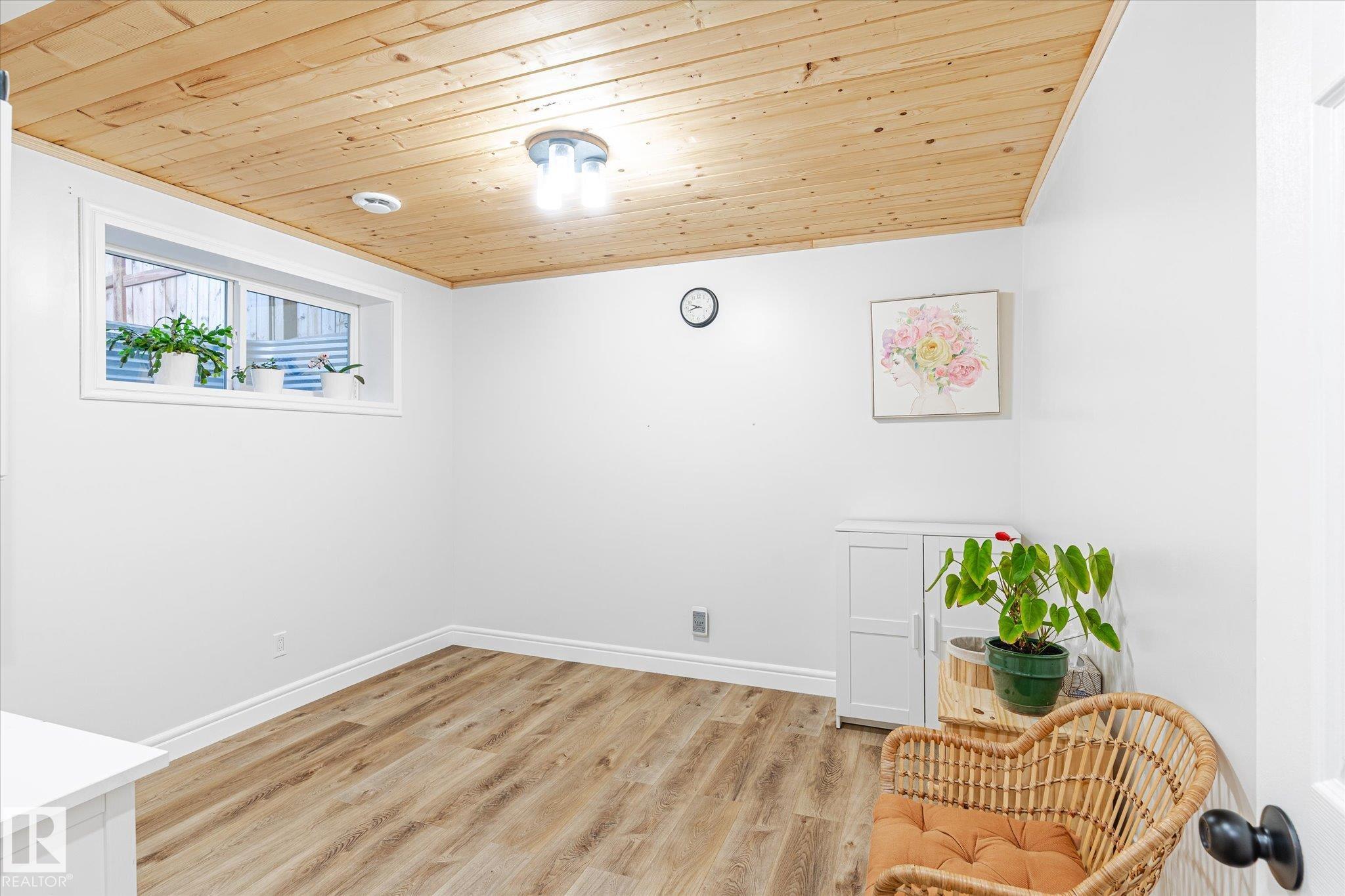 https://zimg.paragon.ice.com/ParagonImages/Property/PM/RAE/225400103/35/0/0/722dc671046b1fb0a433f262d3e597c3/1/ebc7a3a2cab5c01378354ed1bdb5d69f/225400103-5b3e8def-c5f2-429b-ab5b-76babc4b8072.JPG