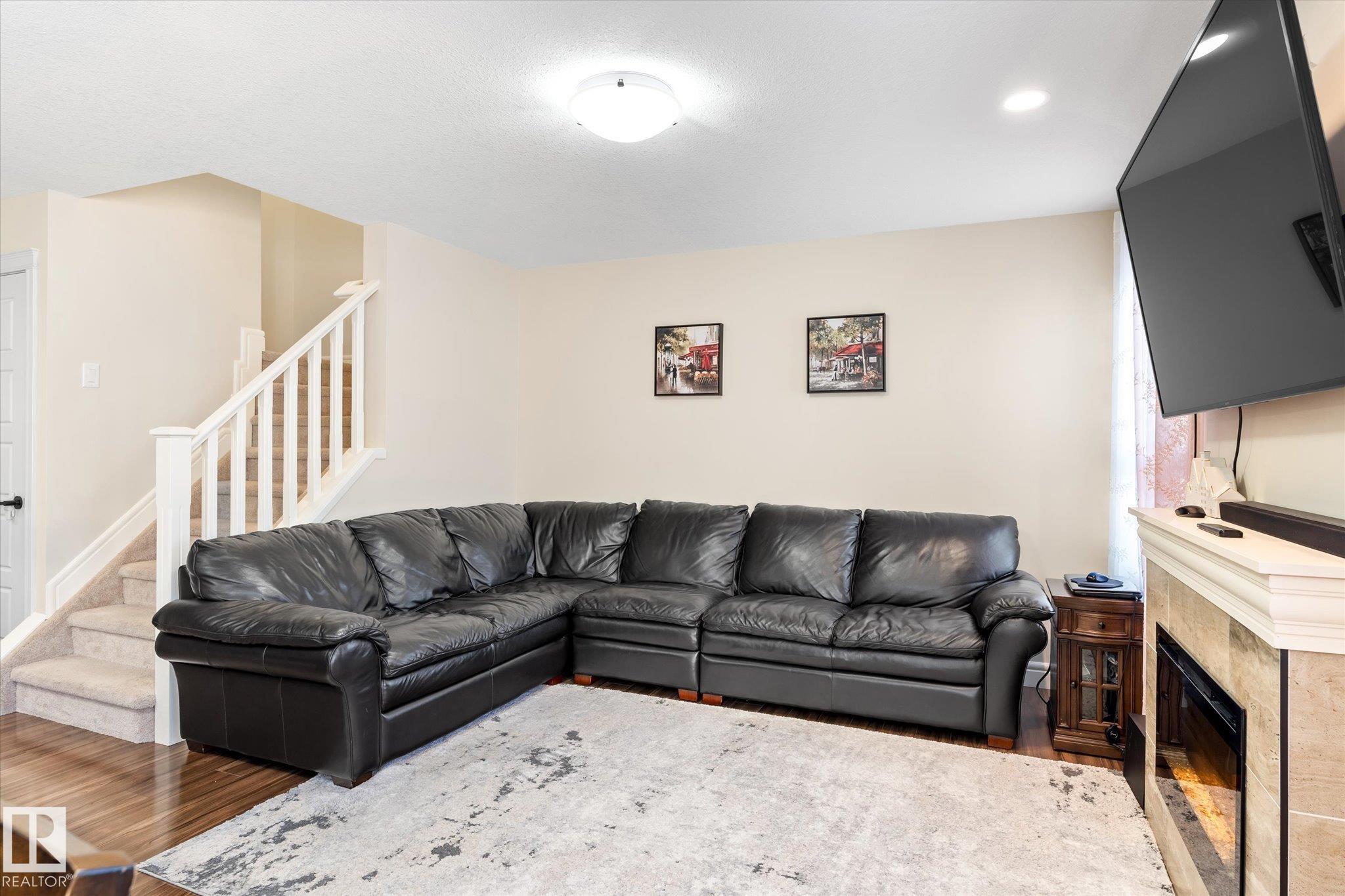 https://zimg.paragon.ice.com/ParagonImages/Property/PM/RAE/225400103/6/0/0/a33f940b2b8f8a9e7ec752d7ea0f7706/1/ebc7a3a2cab5c01378354ed1bdb5d69f/225400103-c14bf805-3ce1-4ae1-9d53-a9b9fed6271b.JPG