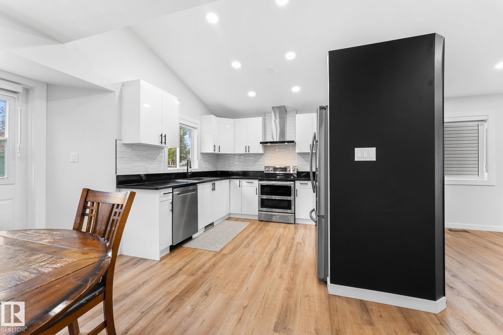 Photo 19 at 362 Blackburn Drive E SW, Blackburne, Edmonton