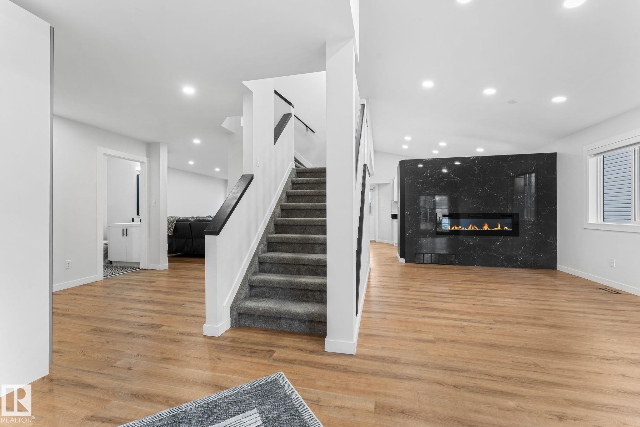 362 Blackburn Drive E SW, Blackburne, Edmonton