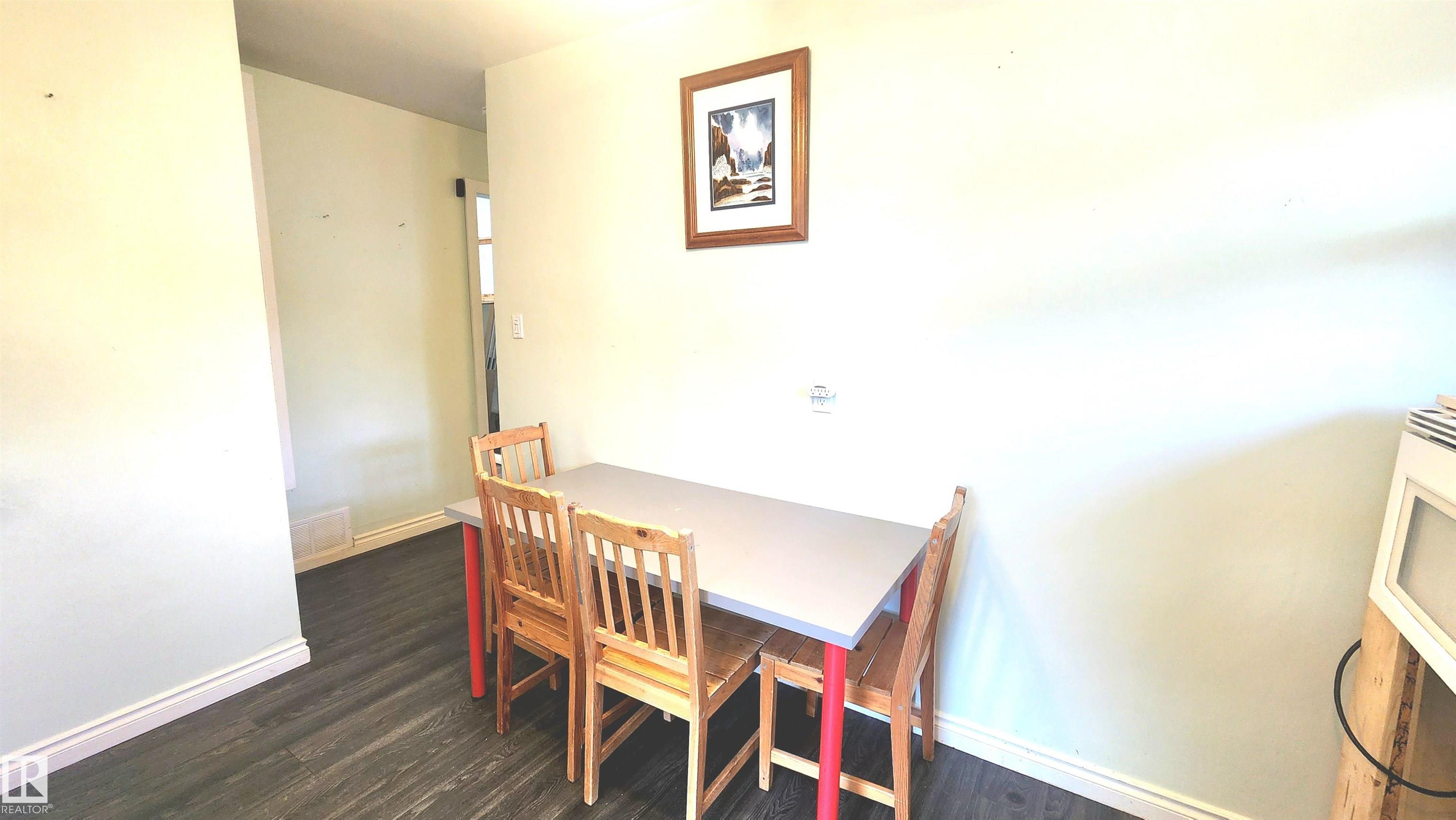 Photo 11 at 12139 81 Street NW, Eastwood, Edmonton