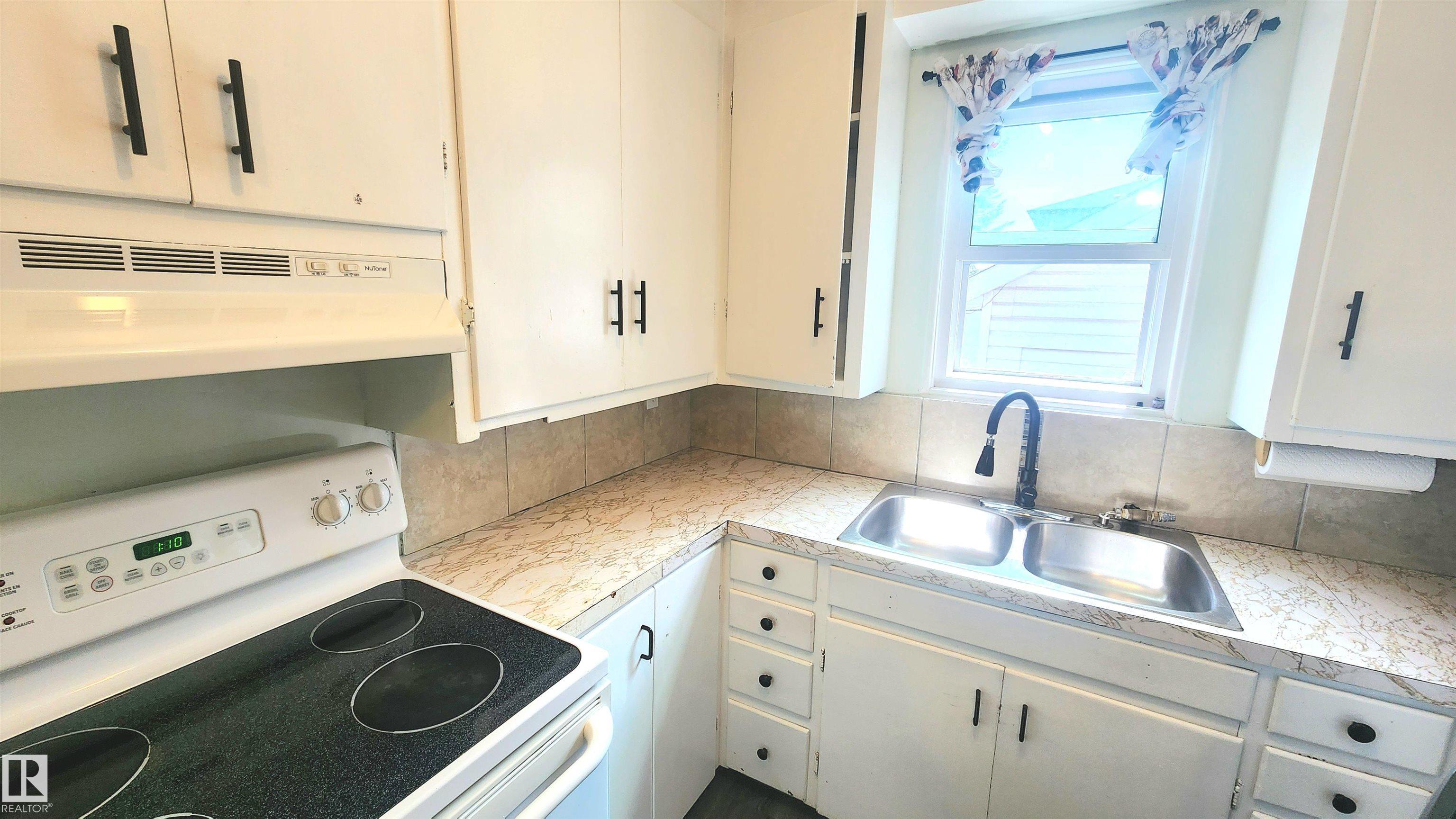 Photo 13 at 12139 81 Street NW, Eastwood, Edmonton