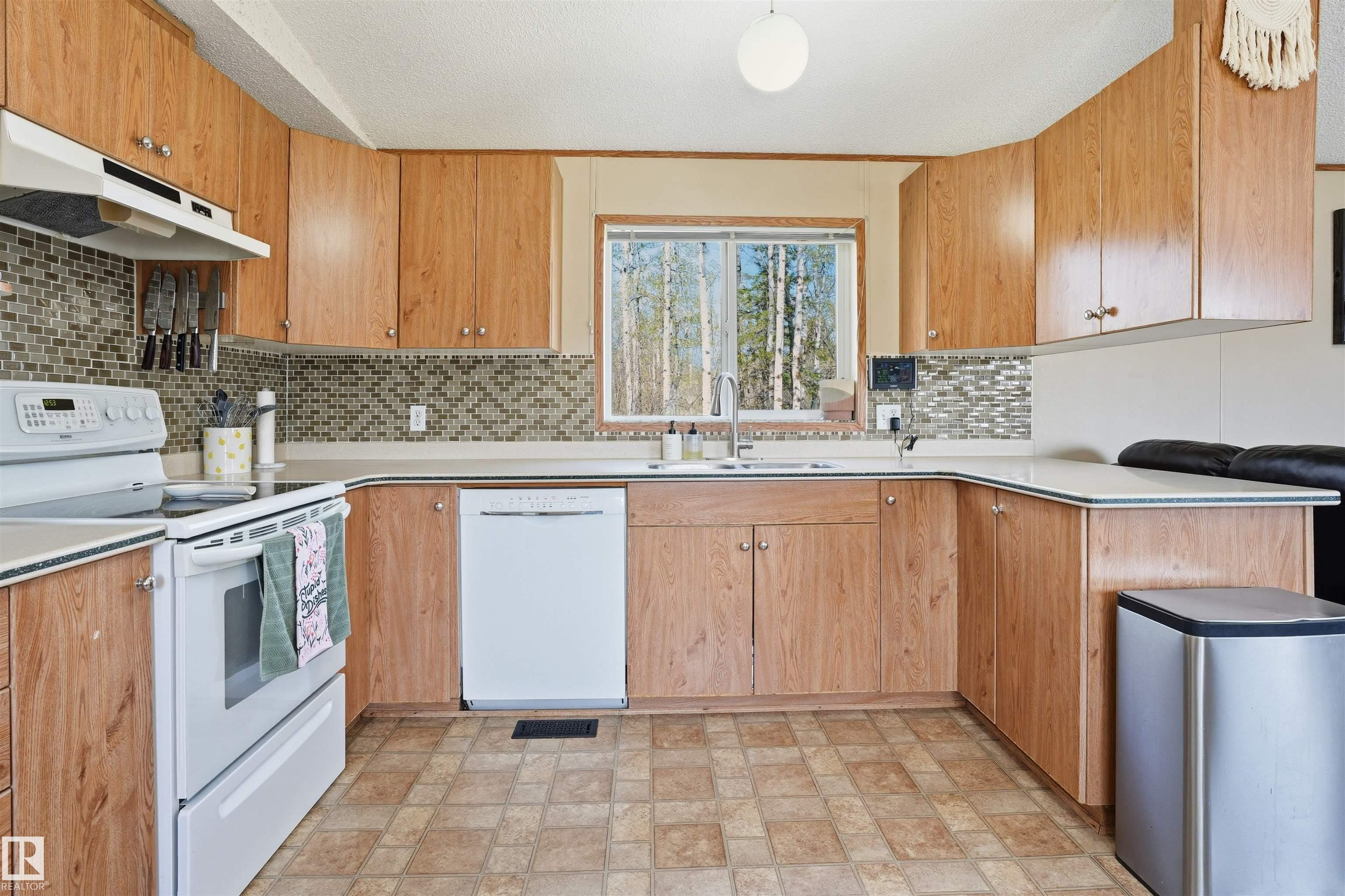 Photo 10 at 11 - 27420 Twp Road 544, None, Rural Sturgeon County