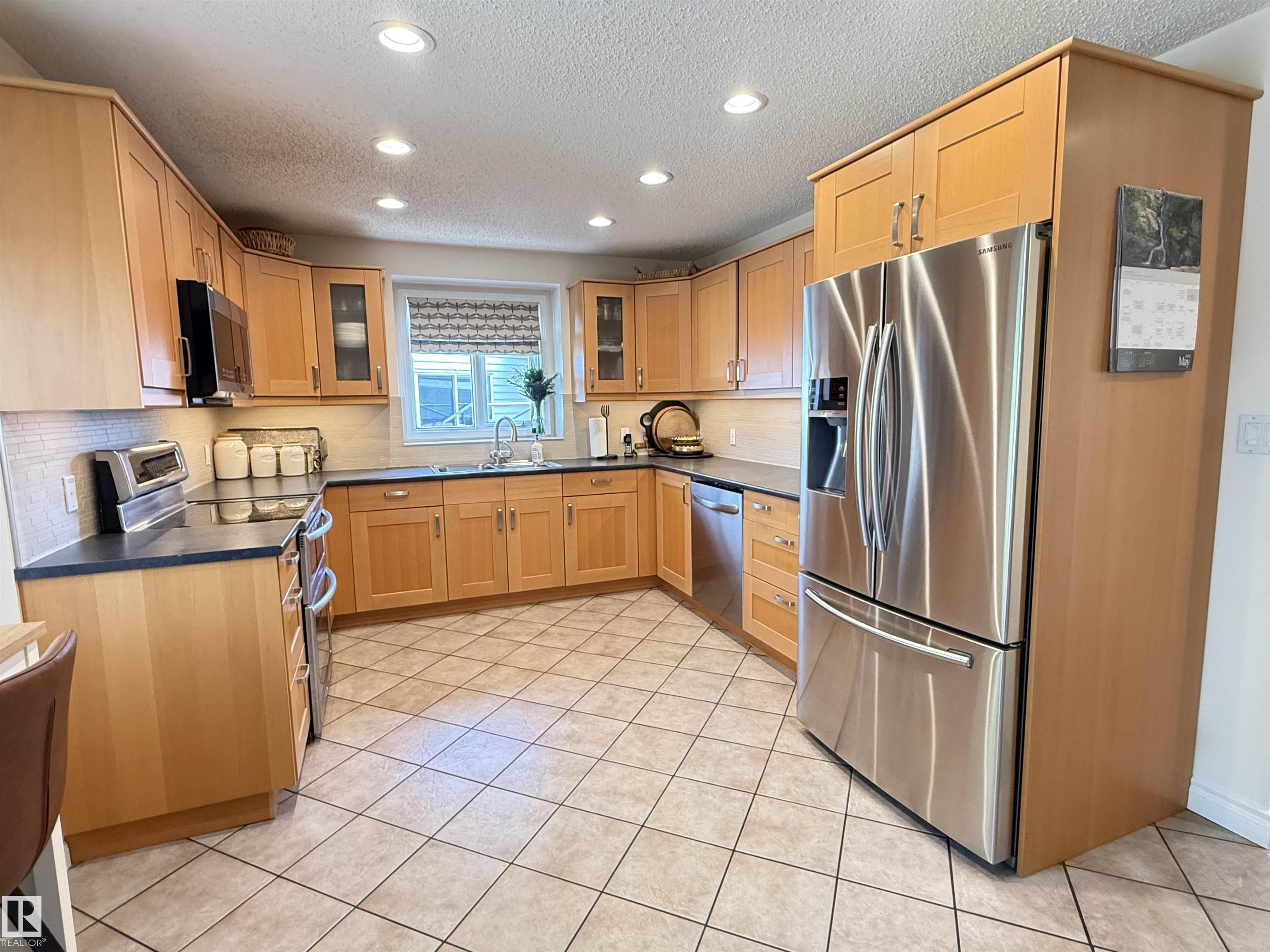 Photo 8 at 13 Canyon Drive, Clover Bar Ranch, Sherwood Park
