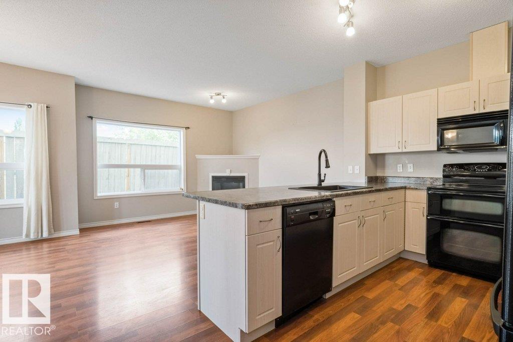 Photo 9 at 59 - 3010 33 Avenue NW, Silver Berry, Edmonton