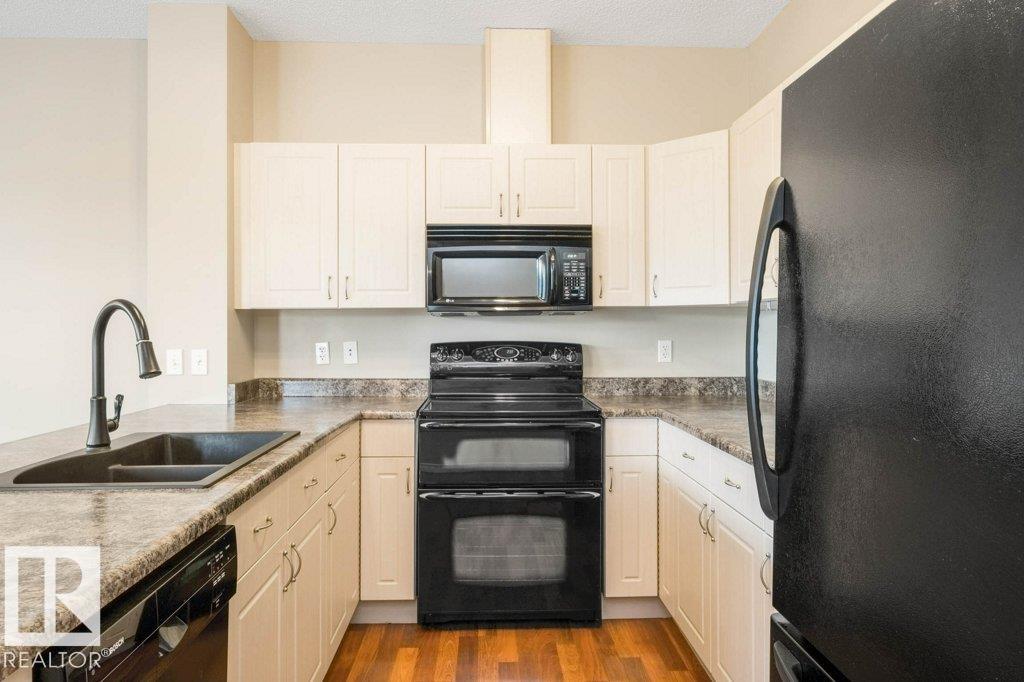 Photo 10 at 59 - 3010 33 Avenue NW, Silver Berry, Edmonton