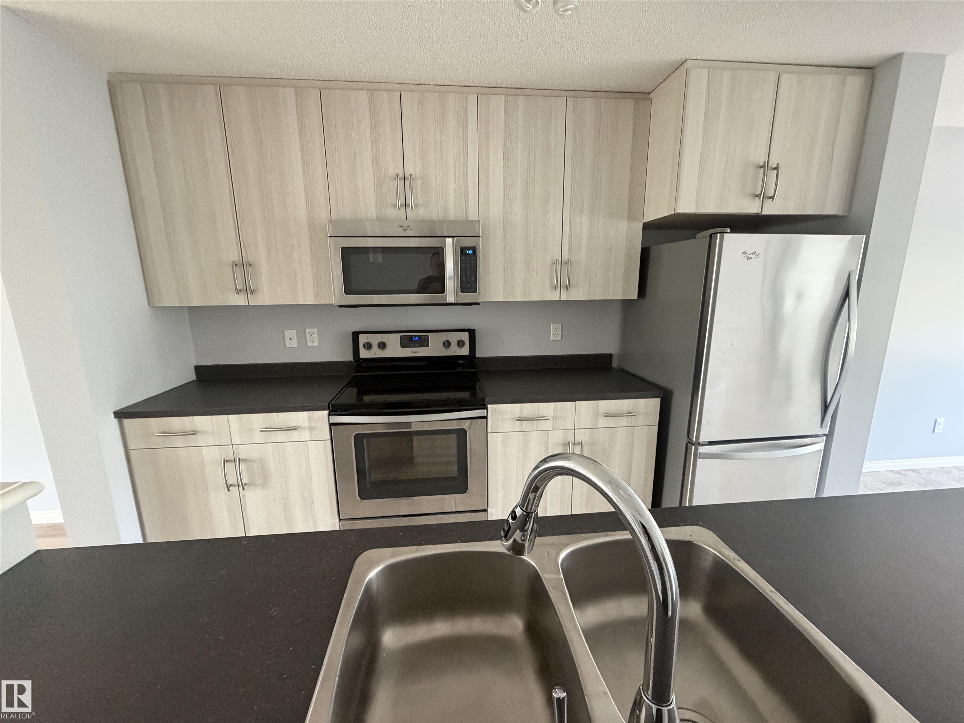 Photo 8 at 4310 Prowse Link SW, Paisley, Edmonton