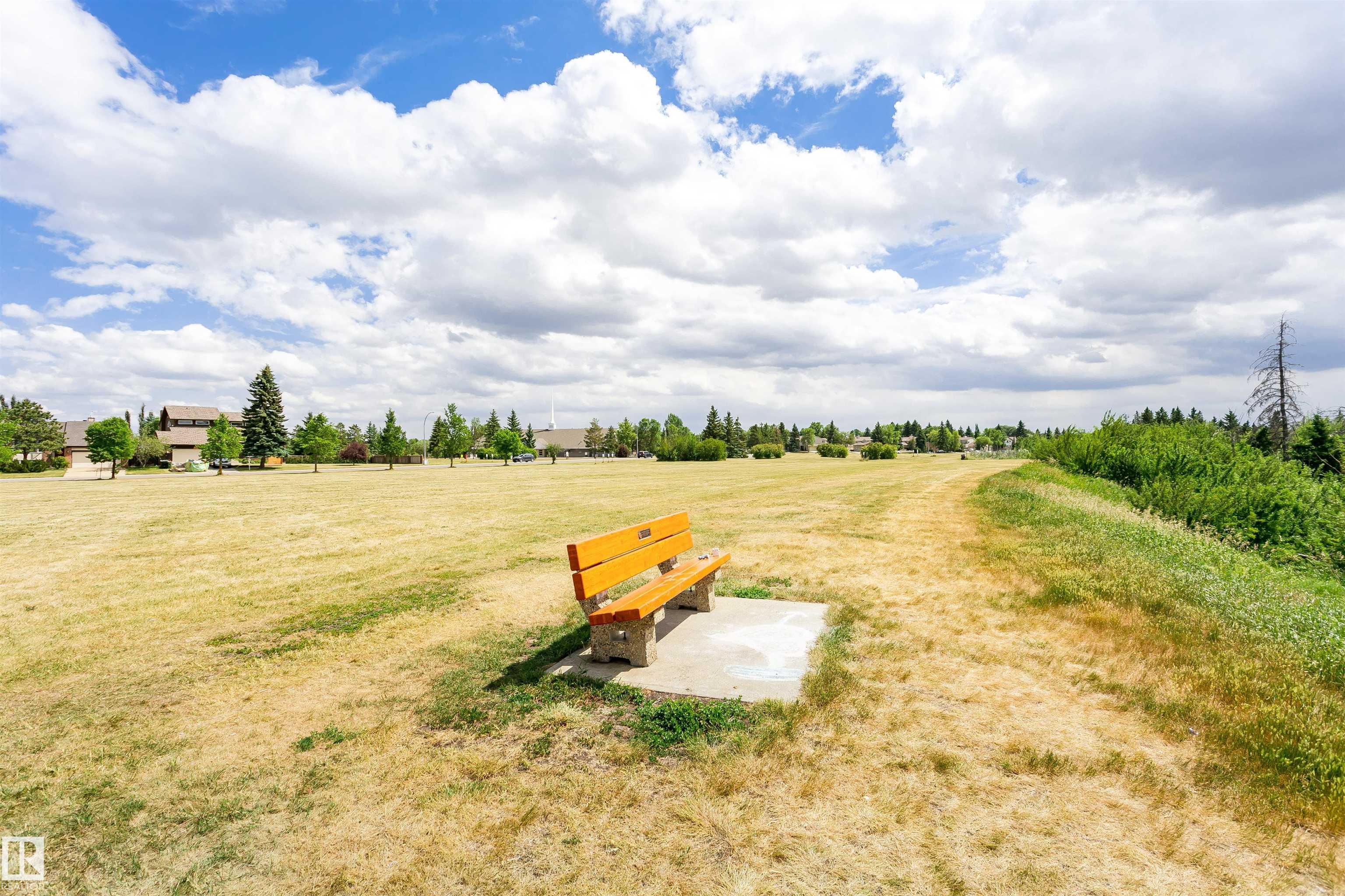 https://zimg.paragon.ice.com/ParagonImages/Property/PM/RAE/225400145/64/0/0/2d81ac0a43ba89b04748ad0dd8be8fc7/1/78a05b7eee574c3431f11403021f3e65/225400145-c17e9a4f-7027-41e3-b00e-e74a97995da1.JPG