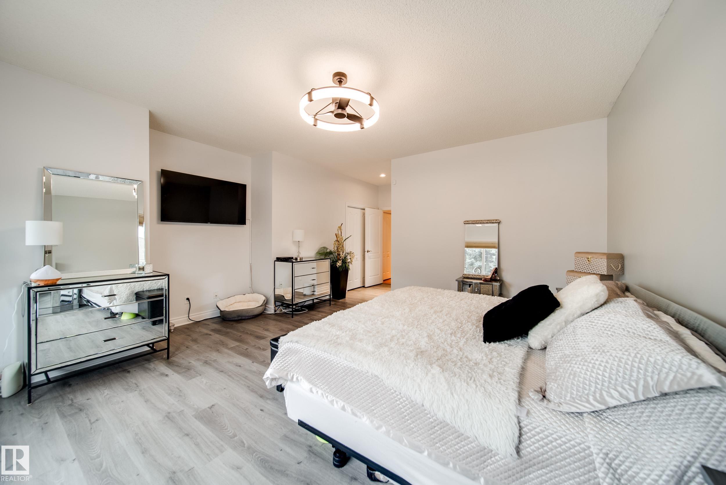 https://zimg.paragon.ice.com/ParagonImages/Property/PM/RAE/225400151/30/0/0/45e0ed0e012012f8359e7756684bf2af/1/3f7ca5edde926578197022e8b7d6af90/225400151-F355FDC5-DE72-40BA-95E4-82CD67B4BAF1.JPG