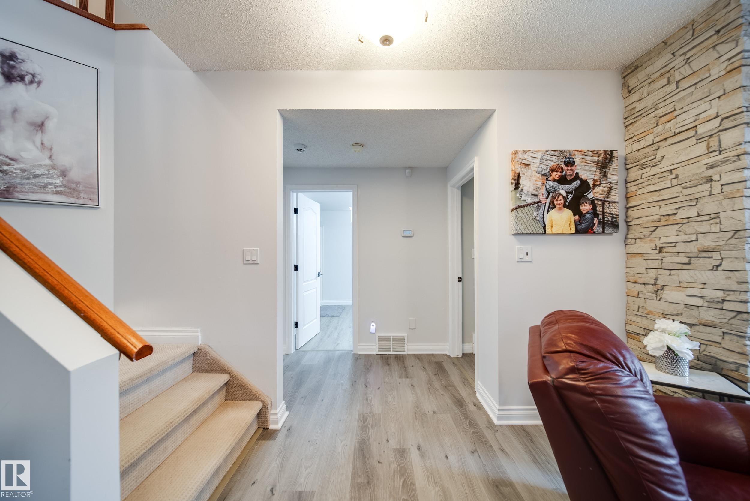 https://zimg.paragon.ice.com/ParagonImages/Property/PM/RAE/225400151/33/0/0/9a88ccd5fe7c2a2870ed73a7611c0e7e/1/3f7ca5edde926578197022e8b7d6af90/225400151-FDBE80F0-243B-4DD3-9283-06E0F8F117EF.JPG