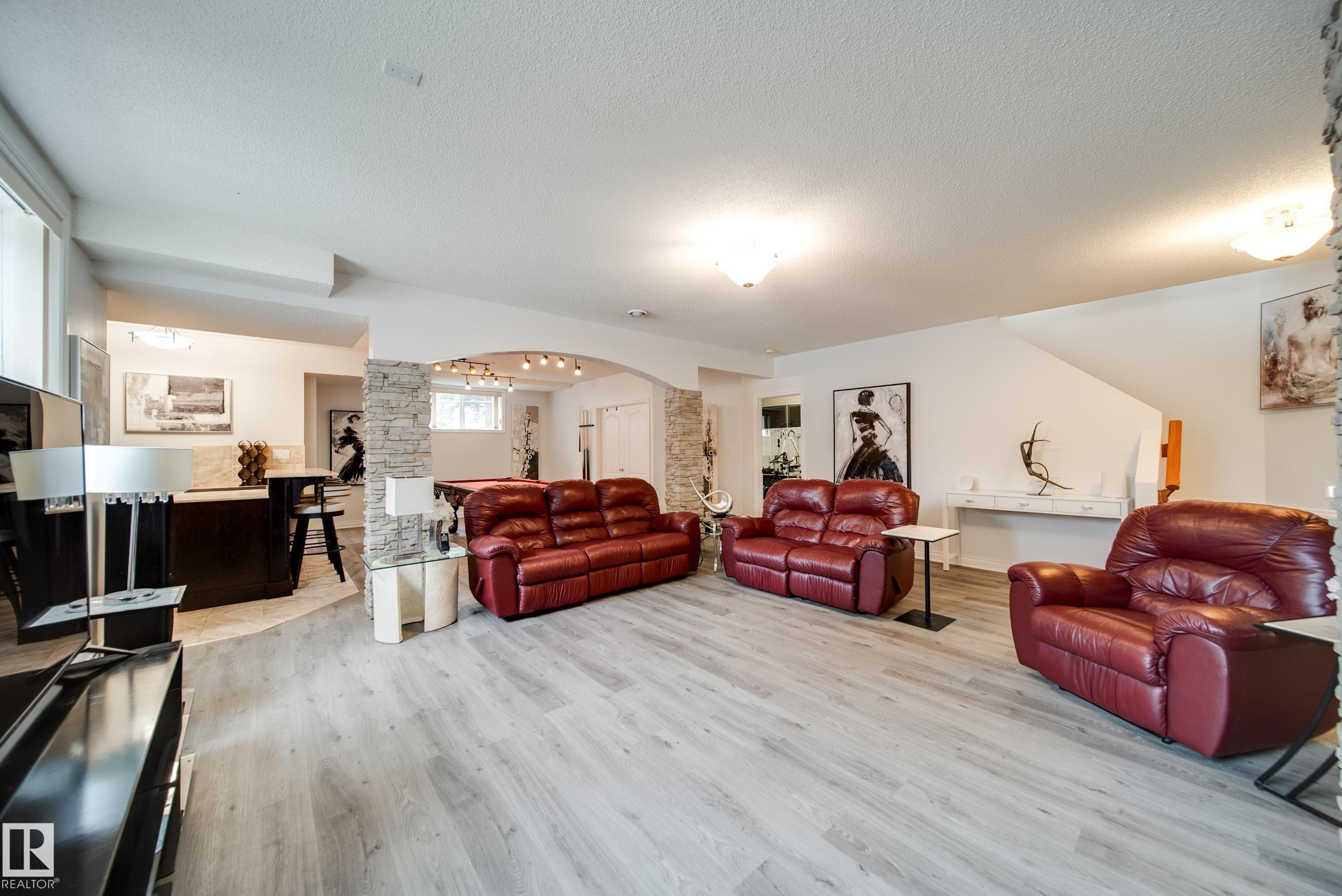 https://zimg.paragon.ice.com/ParagonImages/Property/PM/RAE/225400151/36/0/0/43150ebf76fb12addcf1a001fd73a83e/1/3f7ca5edde926578197022e8b7d6af90/225400151-0FBD740F-291E-4CB7-8470-A45D5D43CB3C.JPG