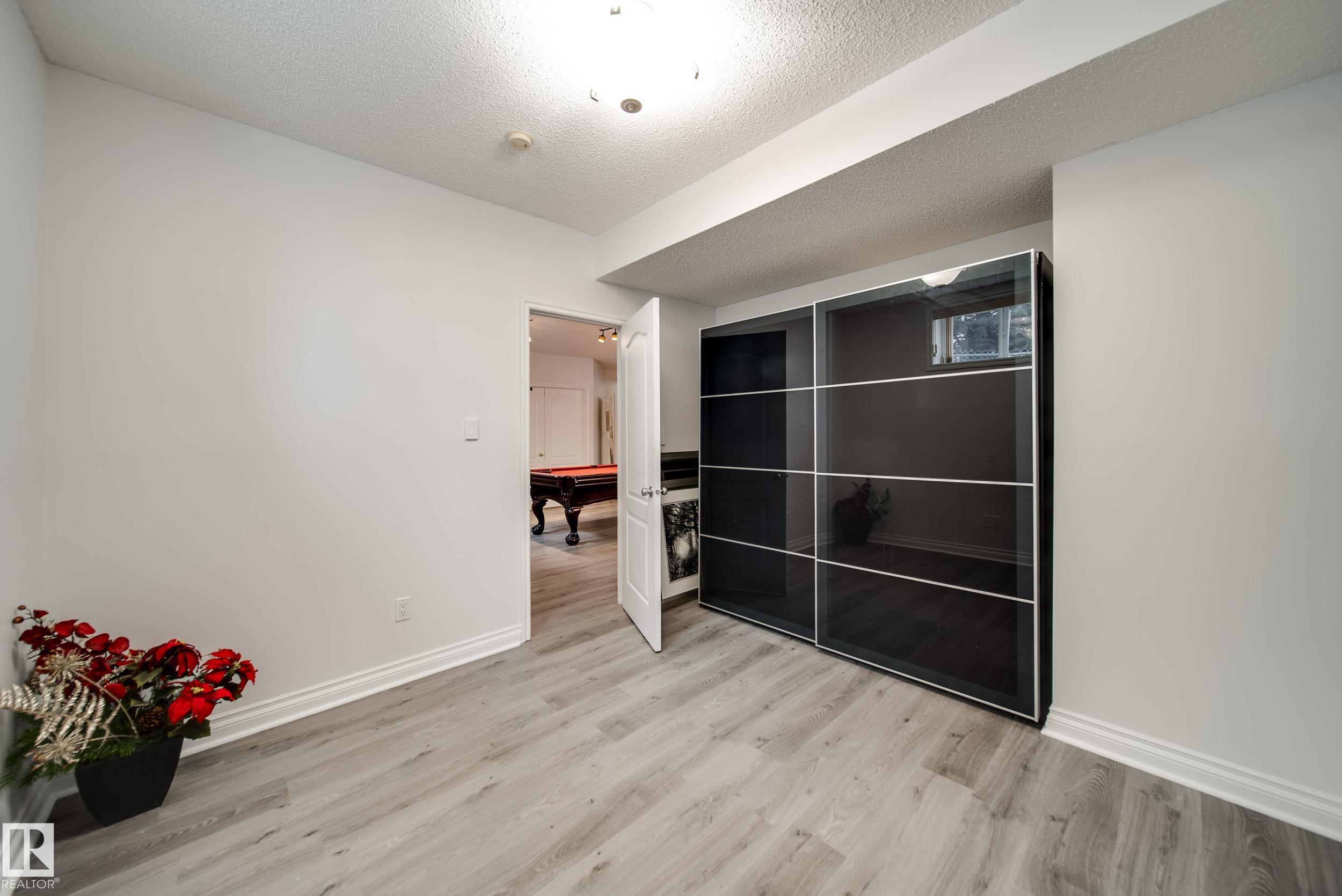 https://zimg.paragon.ice.com/ParagonImages/Property/PM/RAE/225400151/44/0/0/8aef11892e92f566df4874e181547873/1/3f7ca5edde926578197022e8b7d6af90/225400151-DEDC2EBD-C5AA-4193-A721-E8C36C968C3D.JPG