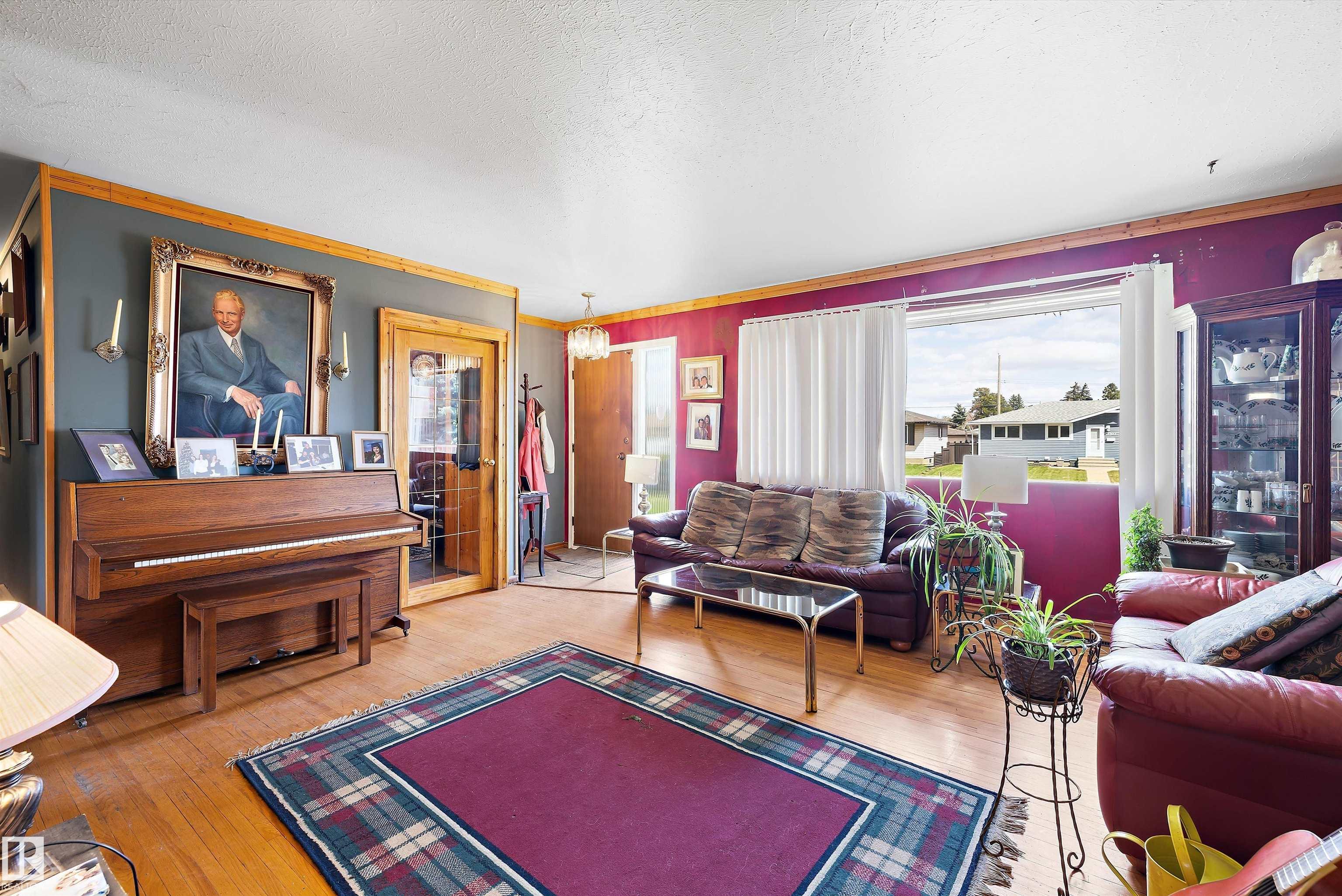 Photo 6 at 13508 111 Street NW, Rosslyn, Edmonton