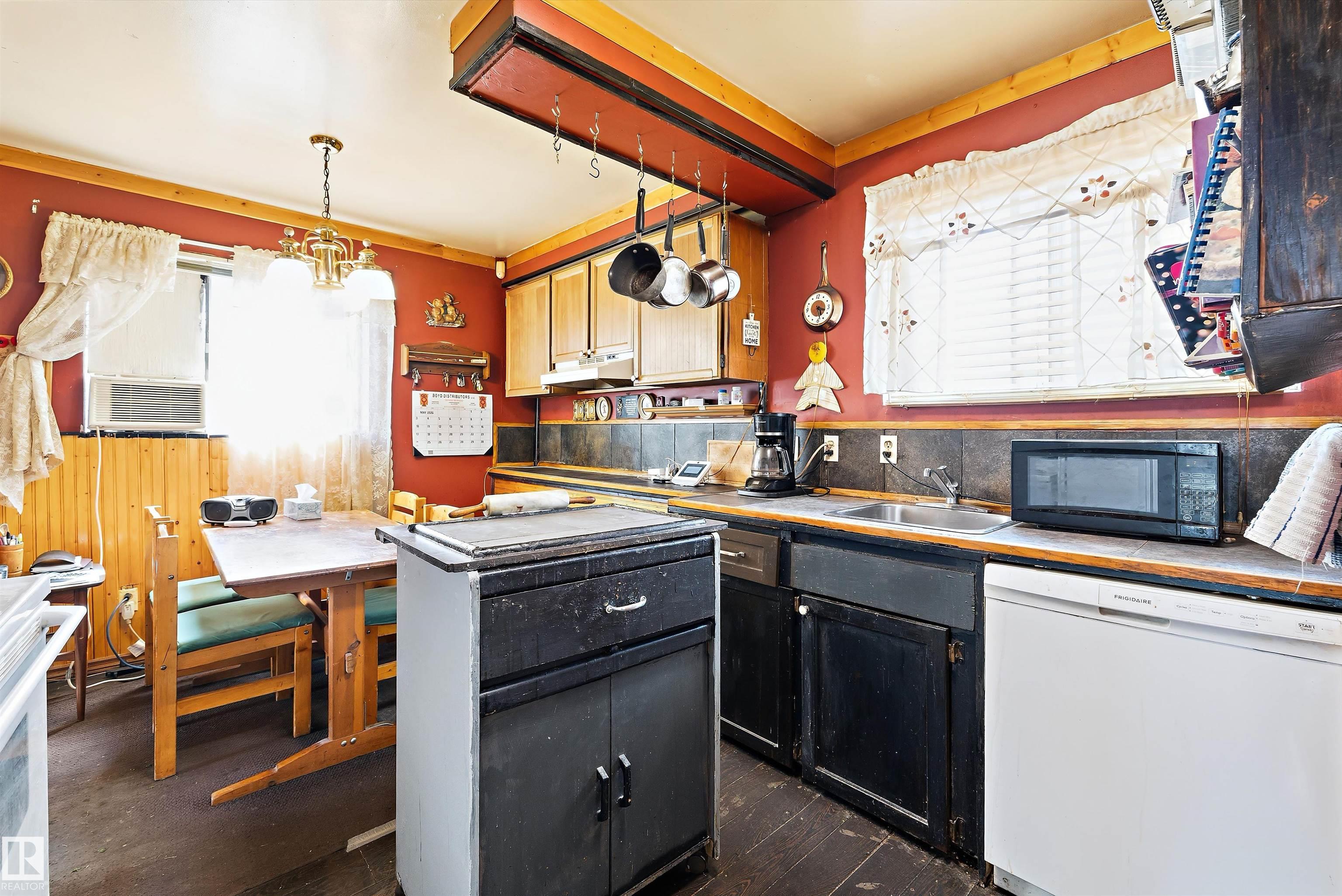 Photo 8 at 13508 111 Street NW, Rosslyn, Edmonton