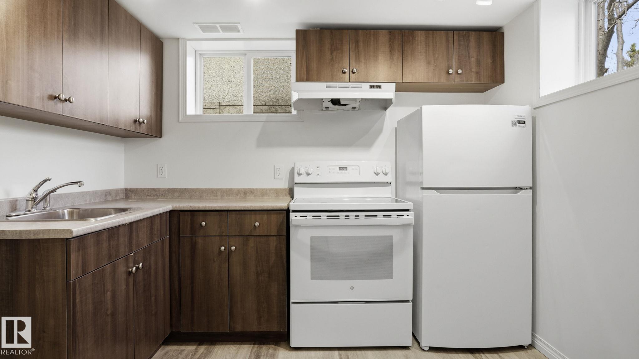 https://zimg.paragon.ice.com/ParagonImages/Property/PM/RAE/225400156/22/0/0/8f332af2240bb4911d7e80b108ea05d8/1/29b3c4325724798d50bca40d8235174d/225400156-ab36bb97-6537-4552-a1a0-22af5c1550c3.JPG