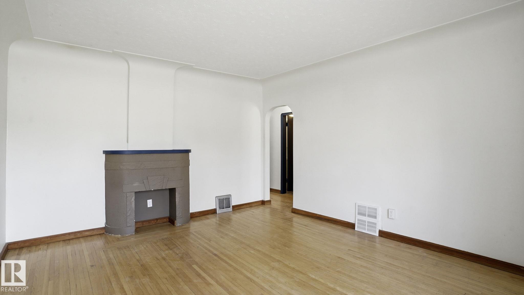 https://zimg.paragon.ice.com/ParagonImages/Property/PM/RAE/225400156/6/0/0/227633e2b4920a9657131ed6e0642b84/1/29b3c4325724798d50bca40d8235174d/225400156-05fc708c-1193-44ab-bcfd-ac5e0a090a3a.JPG