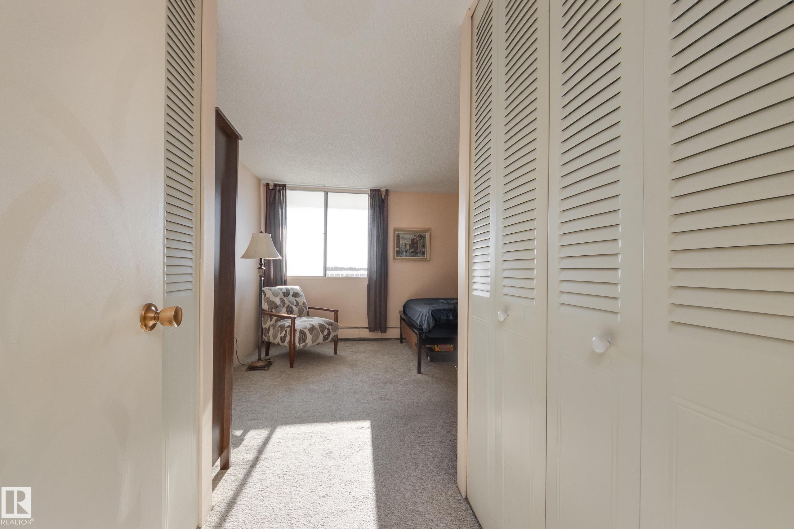 https://zimg.paragon.ice.com/ParagonImages/Property/PM/RAE/225400158/22/0/0/6d40a98e88855504b383ae268a9027c4/1/285f0b56131d91f7cdd30b4fe2d307d6/225400158-B9940168-FFE7-47DE-B9DF-CF9D563F32F8.JPG
