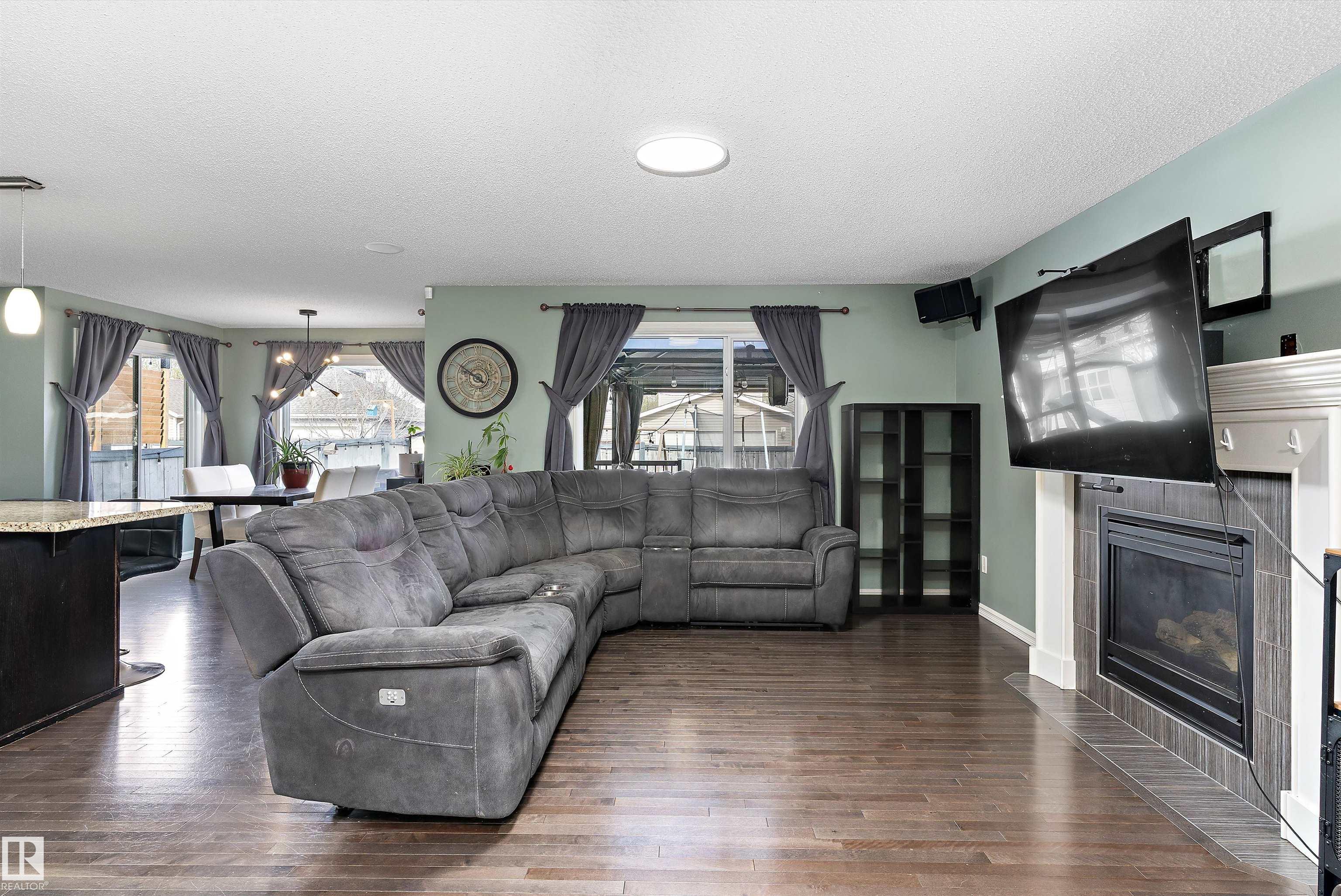 1332 72 Street SW, Summerside, Edmonton