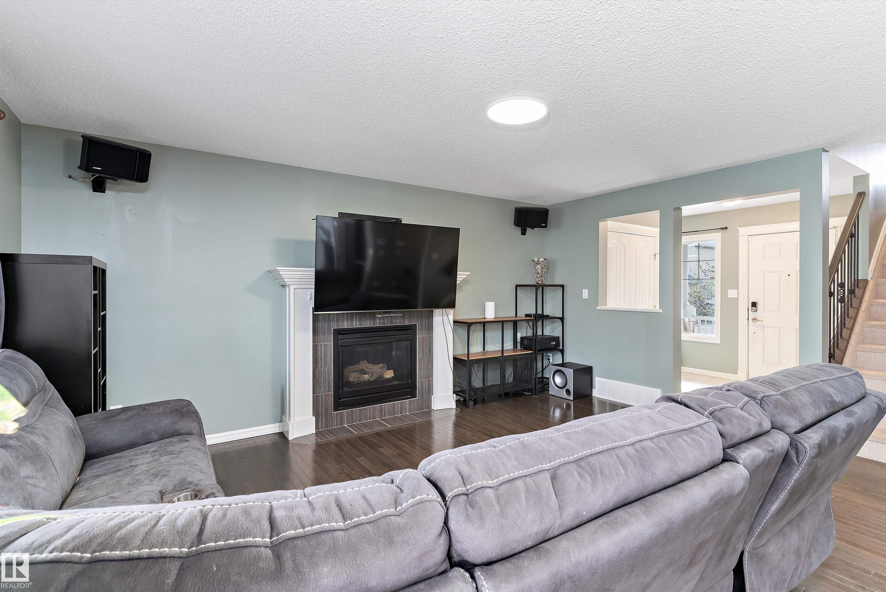 Photo 6 at 1332 72 Street SW, Summerside, Edmonton