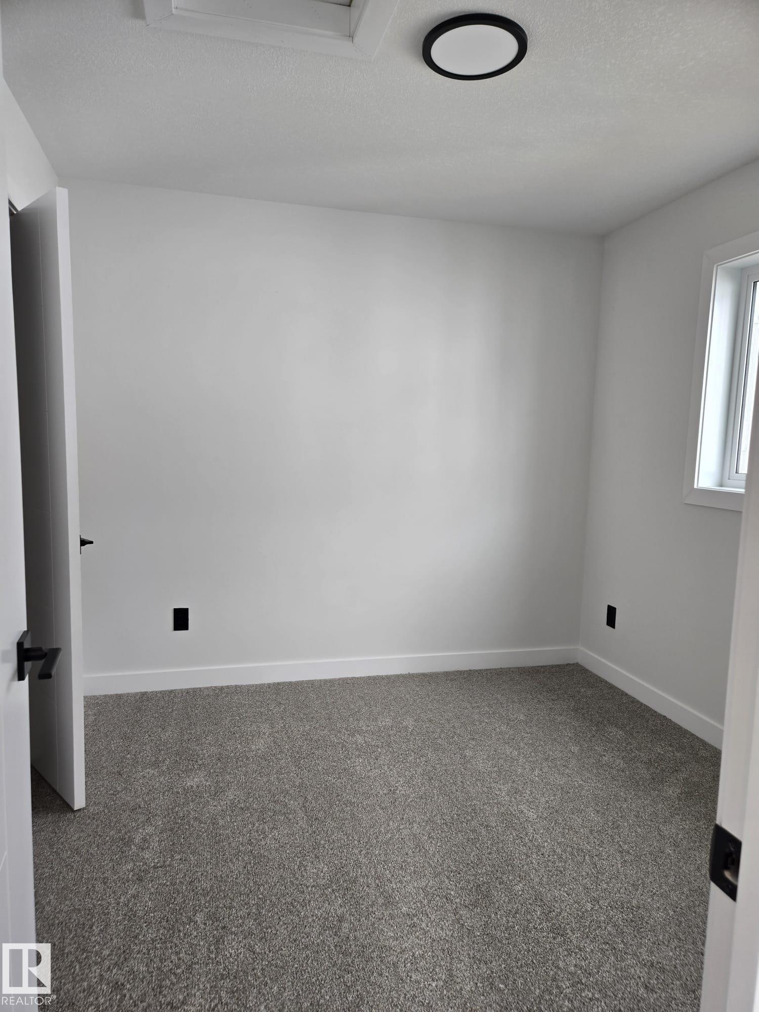 https://zimg.paragon.ice.com/ParagonImages/Property/PM/RAE/225400168/10/0/0/b5c14bd30cc787353443cae4a031c8ee/1/801a037365e76cf1a5e2ce00e066c7b4/225400168-fb94e586-341d-4374-9a54-4fe4f6b0d18e.JPG