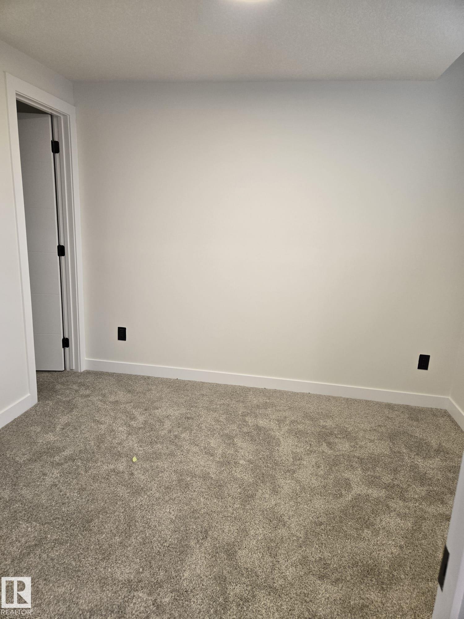https://zimg.paragon.ice.com/ParagonImages/Property/PM/RAE/225400168/11/0/0/16806b466b56c6c038594563f98e5ffa/1/801a037365e76cf1a5e2ce00e066c7b4/225400168-b89c79f5-7e5d-4563-a3ba-342b0b2fddab.JPG