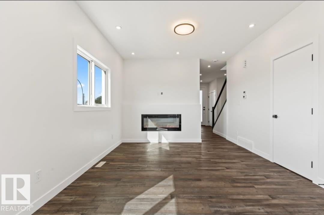 https://zimg.paragon.ice.com/ParagonImages/Property/PM/RAE/225400168/16/0/0/96afdedf943fd41eeef2bfbd51ce0f82/1/801a037365e76cf1a5e2ce00e066c7b4/225400168-8c5a4048-2936-49d3-8122-029244e1a915.JPG
