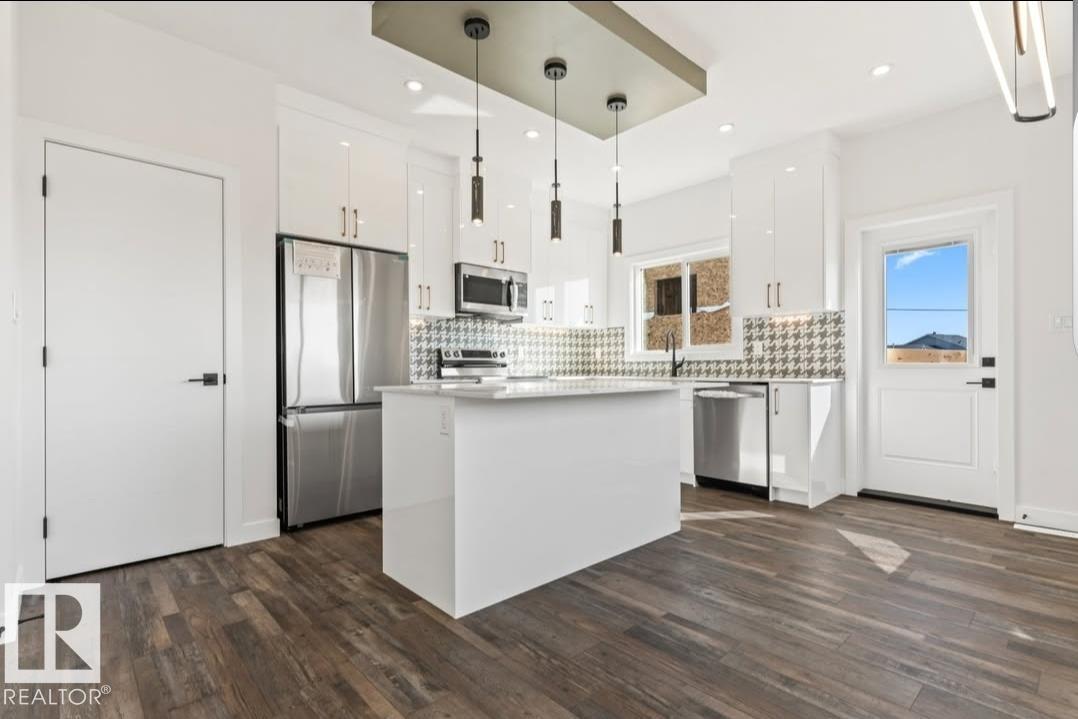 https://zimg.paragon.ice.com/ParagonImages/Property/PM/RAE/225400168/18/0/0/45f9bbee6290cf263758fdae318180bb/1/801a037365e76cf1a5e2ce00e066c7b4/225400168-522dc191-6569-49c6-8d48-3ded56dcd4e6.JPG