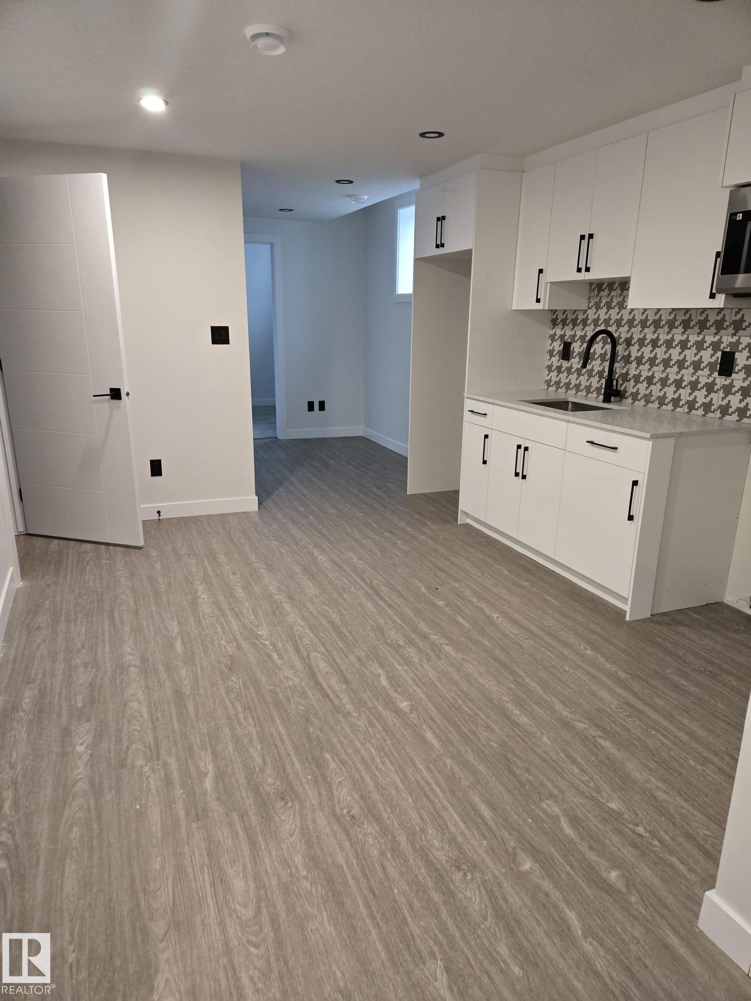 https://zimg.paragon.ice.com/ParagonImages/Property/PM/RAE/225400168/3/0/0/5f8348829d8315d5ba4d514769c45d35/1/801a037365e76cf1a5e2ce00e066c7b4/225400168-6d009ce5-fe69-4f9b-999c-601f75a50a24.JPG