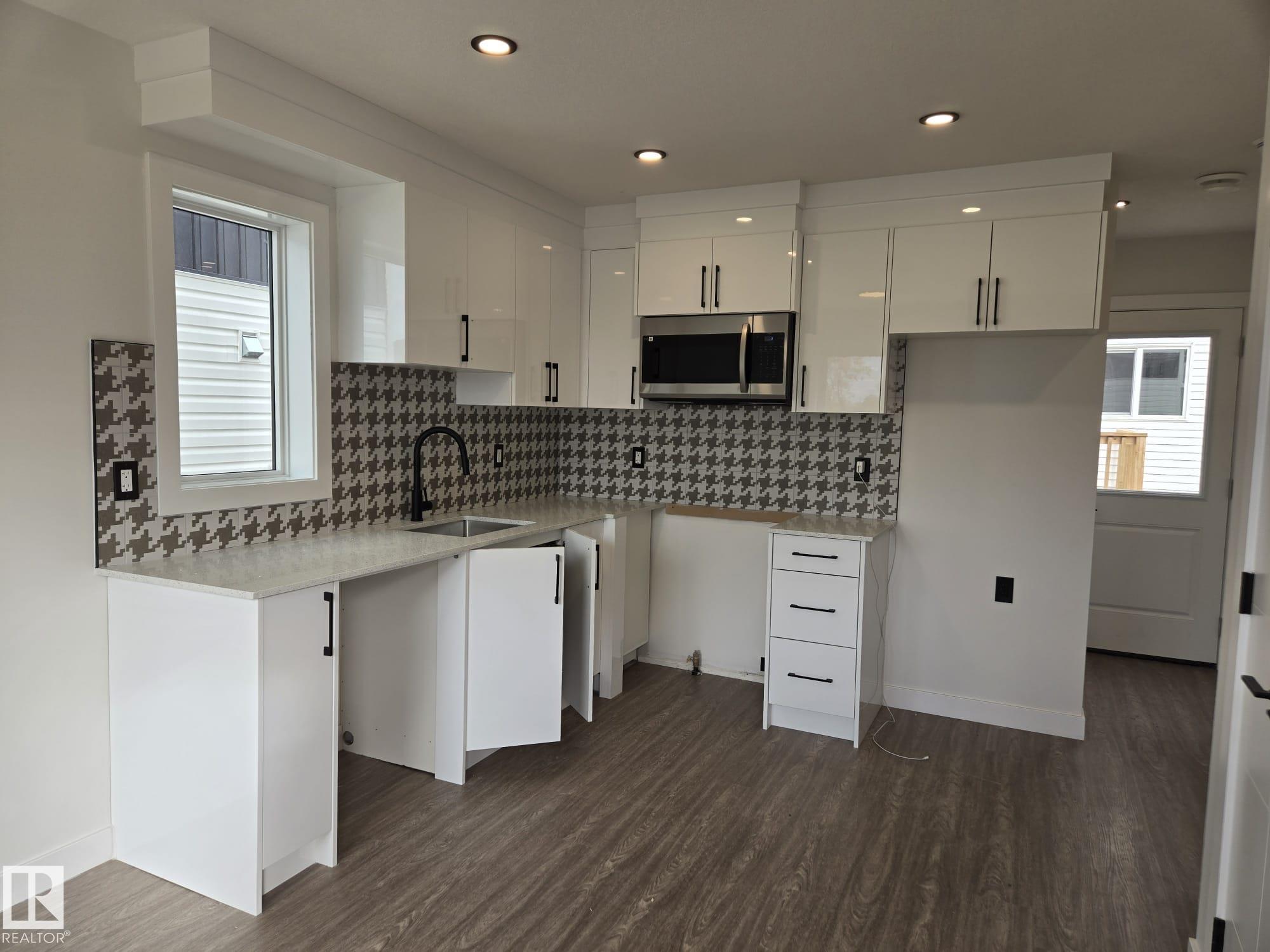 https://zimg.paragon.ice.com/ParagonImages/Property/PM/RAE/225400168/6/0/0/b3b4bd8e56b98885c7aeacf11f766c30/1/801a037365e76cf1a5e2ce00e066c7b4/225400168-e2c4dc5a-9a20-48e2-84a2-e8102db85d16.JPG