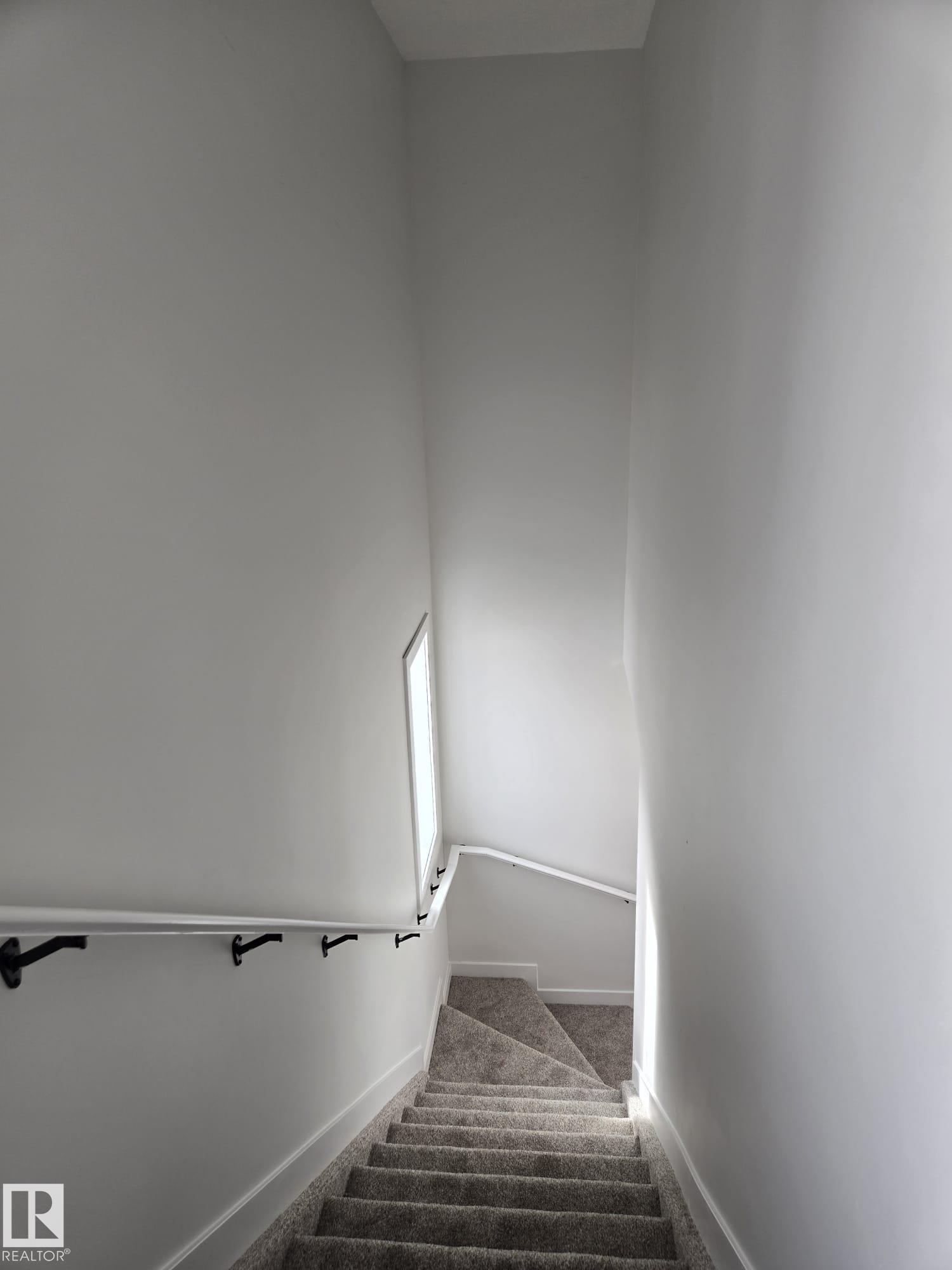 https://zimg.paragon.ice.com/ParagonImages/Property/PM/RAE/225400168/8/0/0/f0d992ebe80cdc1a0114c9e016f72800/1/801a037365e76cf1a5e2ce00e066c7b4/225400168-570c614a-7c34-4758-a7ae-013c385671ed.JPG