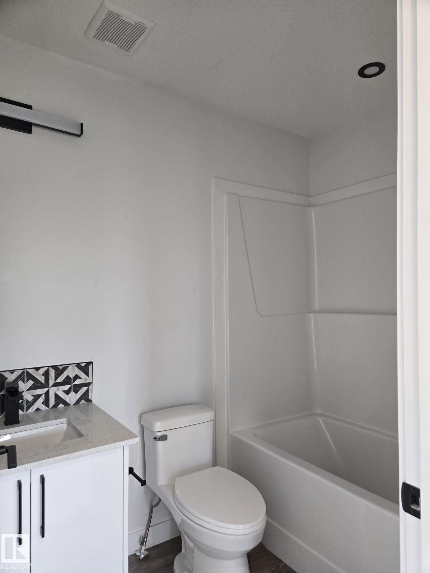 https://zimg.paragon.ice.com/ParagonImages/Property/PM/RAE/225400168/9/0/0/44c219ce2312095a341fe489e3c685de/1/801a037365e76cf1a5e2ce00e066c7b4/225400168-b26ac0c9-b92e-41d2-9a8f-dc7e0df73622.JPG