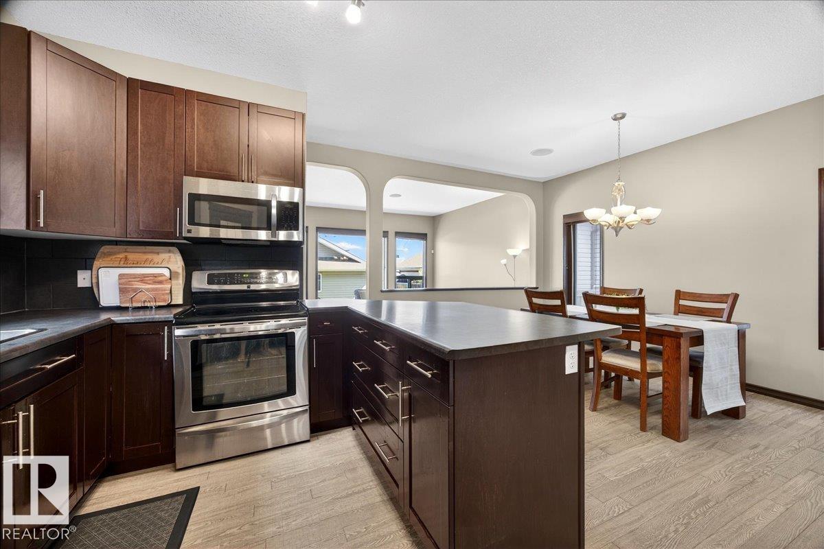 https://zimg.paragon.ice.com/ParagonImages/Property/PM/RAE/225400183/18/0/0/d98ae851509c05e89325675f55fb2b0f/1/b8c90d66fcd943ada1d34aa22ac0cfa3/225400183-e25aba74-2594-47ef-92b4-52b0cc03bee4.JPG