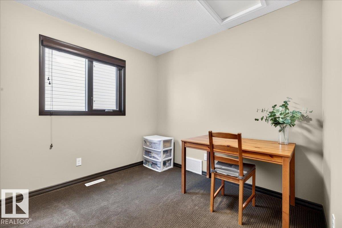https://zimg.paragon.ice.com/ParagonImages/Property/PM/RAE/225400183/29/0/0/222c6af3137d56c2b26cd665ba0afd9d/1/b8c90d66fcd943ada1d34aa22ac0cfa3/225400183-e6b8e743-4aeb-4039-8bc3-5e1486515bef.JPG