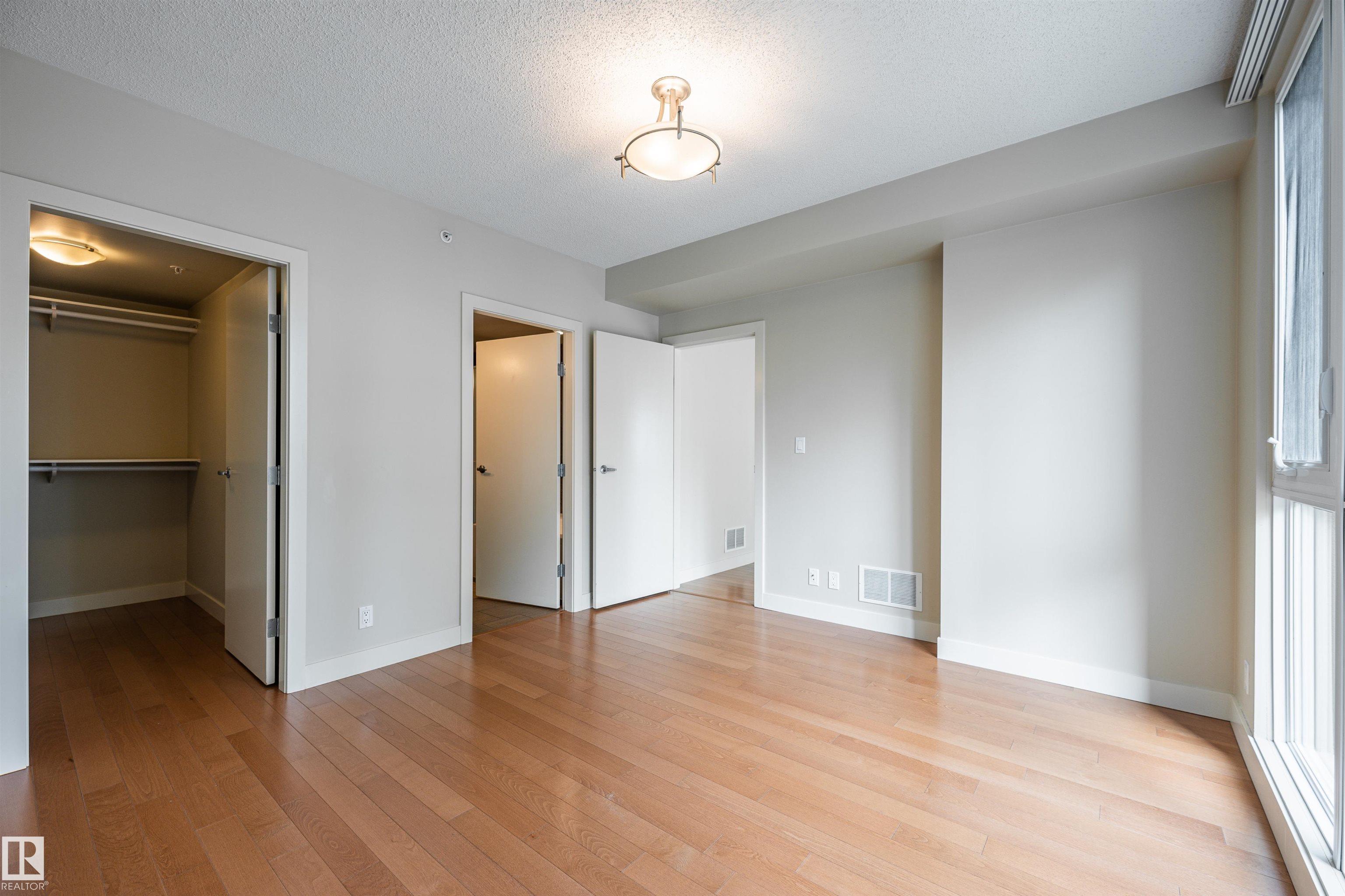 https://zimg.paragon.ice.com/ParagonImages/Property/PM/RAE/225400184/17/0/0/85e6786a3b90b316f23e8b299cf63654/1/49069280ef8cdb7c11e846d865365494/225400184-2dccf0be-95db-48c2-bec5-8761b9812d7d.JPG