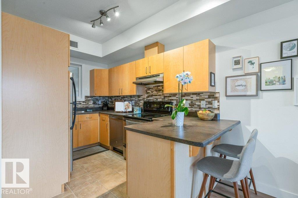 https://zimg.paragon.ice.com/ParagonImages/Property/PM/RAE/225400186/6/0/0/193c6a34713f33d585a49e02d358d6ee/1/2b8f28d9600297631015492d822dbbc7/225400186-6815EAE8-09A7-40BC-91B5-514CE0E94962.JPG
