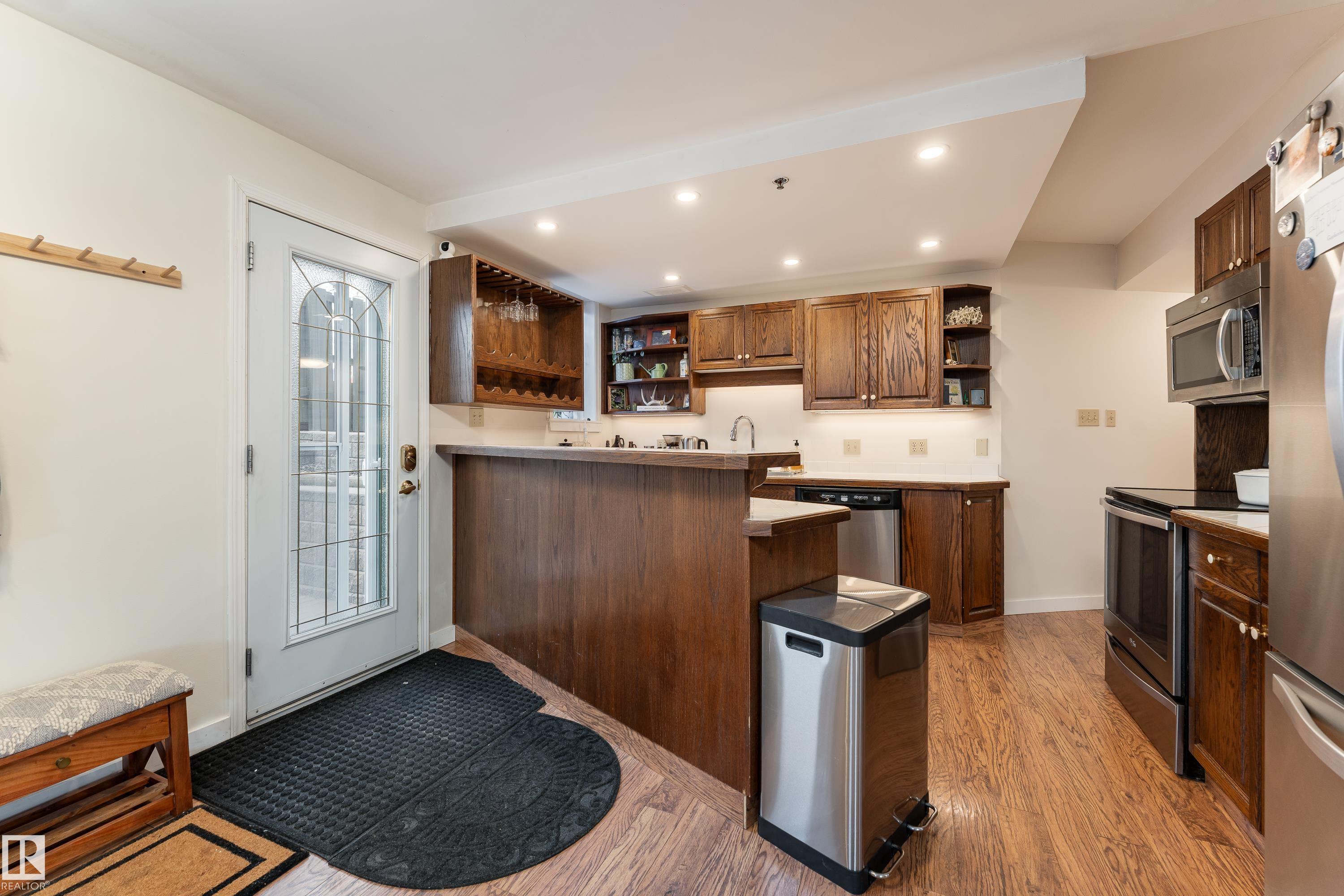 https://zimg.paragon.ice.com/ParagonImages/Property/PM/RAE/225400195/3/0/0/daa945287bea4ac034ebf55d5bbd5393/1/6cde0c7ff586a3f1a738d2863257bef1/225400195-43281fdc-6ad1-47b4-883a-ea0c133bd747.JPG