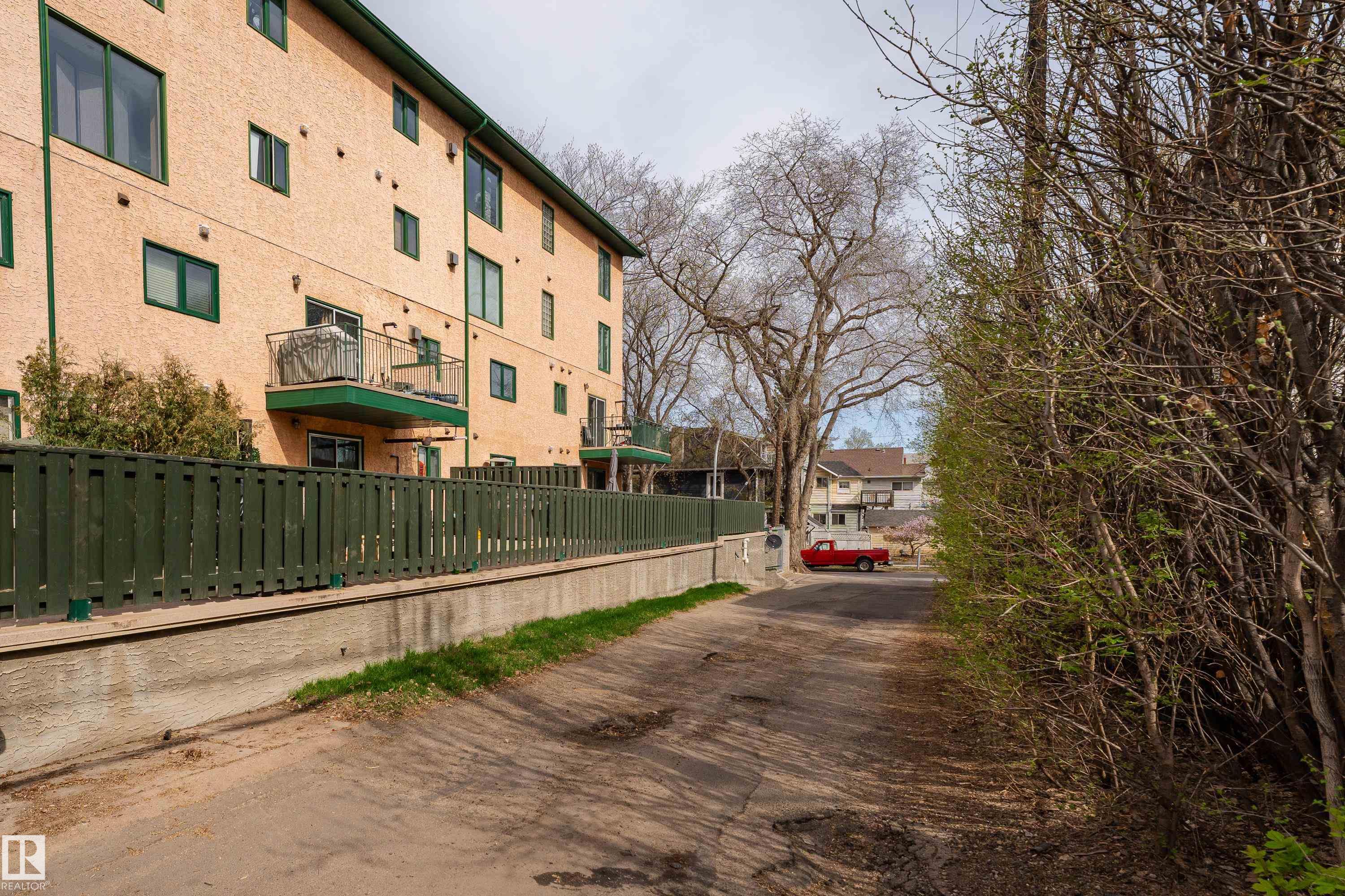 https://zimg.paragon.ice.com/ParagonImages/Property/PM/RAE/225400195/34/0/0/ddc14dbf8eed3d1a67ecc9139ee5b72b/1/6cde0c7ff586a3f1a738d2863257bef1/225400195-1a4d5c72-082b-4ef9-ac13-1cd0d5da3a9c.JPG